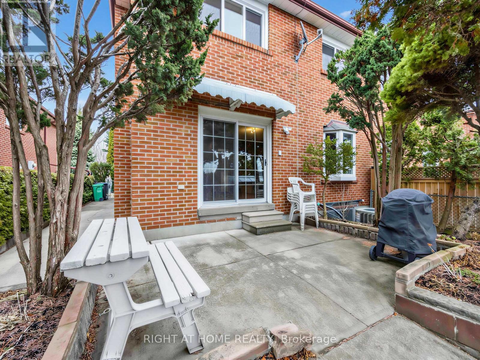 3209 Lednier Terrace, Mississauga, Ontario  L4Y 3Z7 - Photo 25 - W12898146