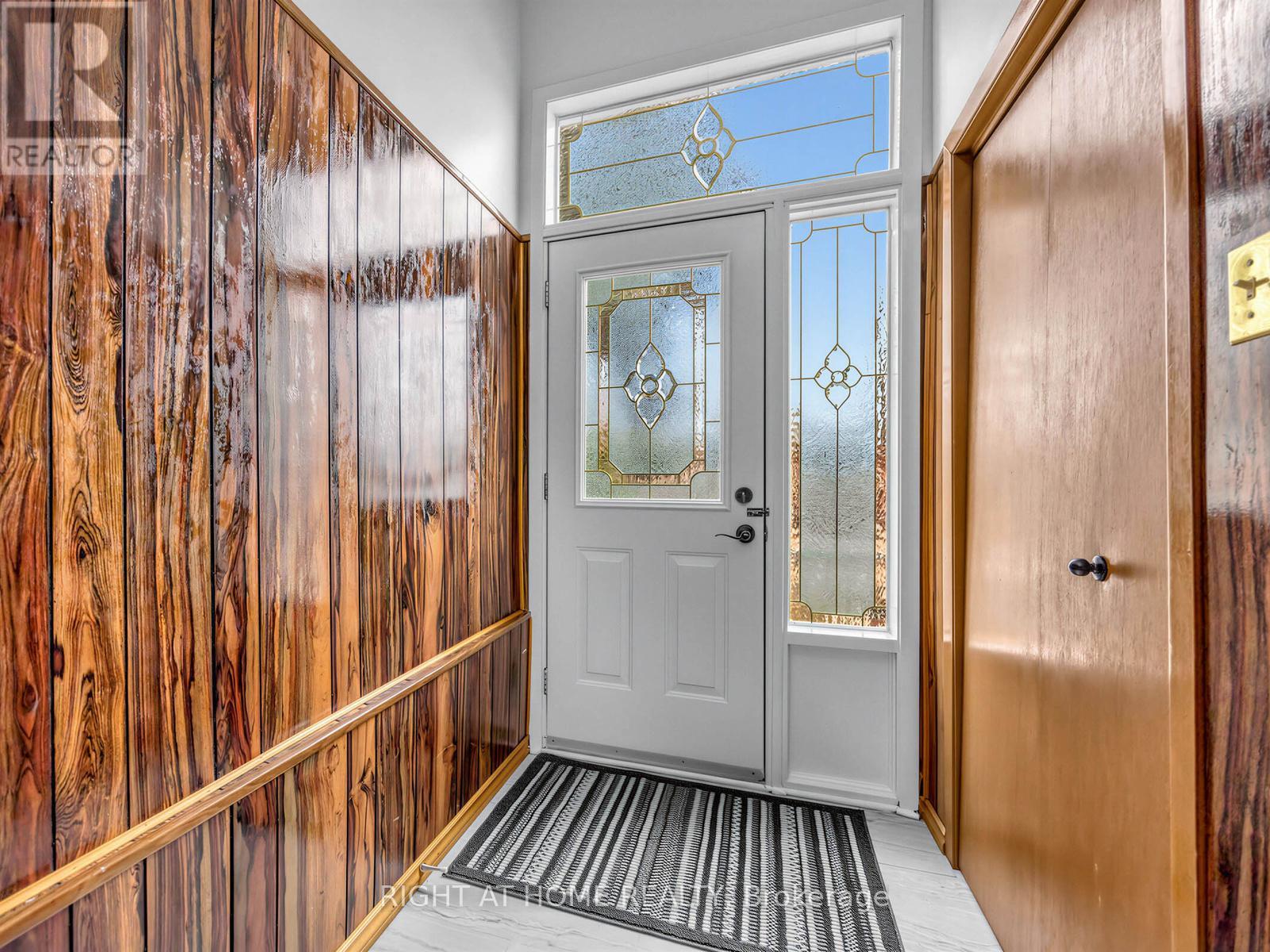 3209 Lednier Terrace, Mississauga, Ontario  L4Y 3Z7 - Photo 3 - W12898146