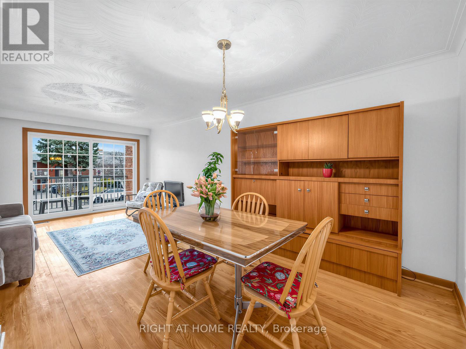 3209 Lednier Terrace, Mississauga, Ontario  L4Y 3Z7 - Photo 8 - W12898146