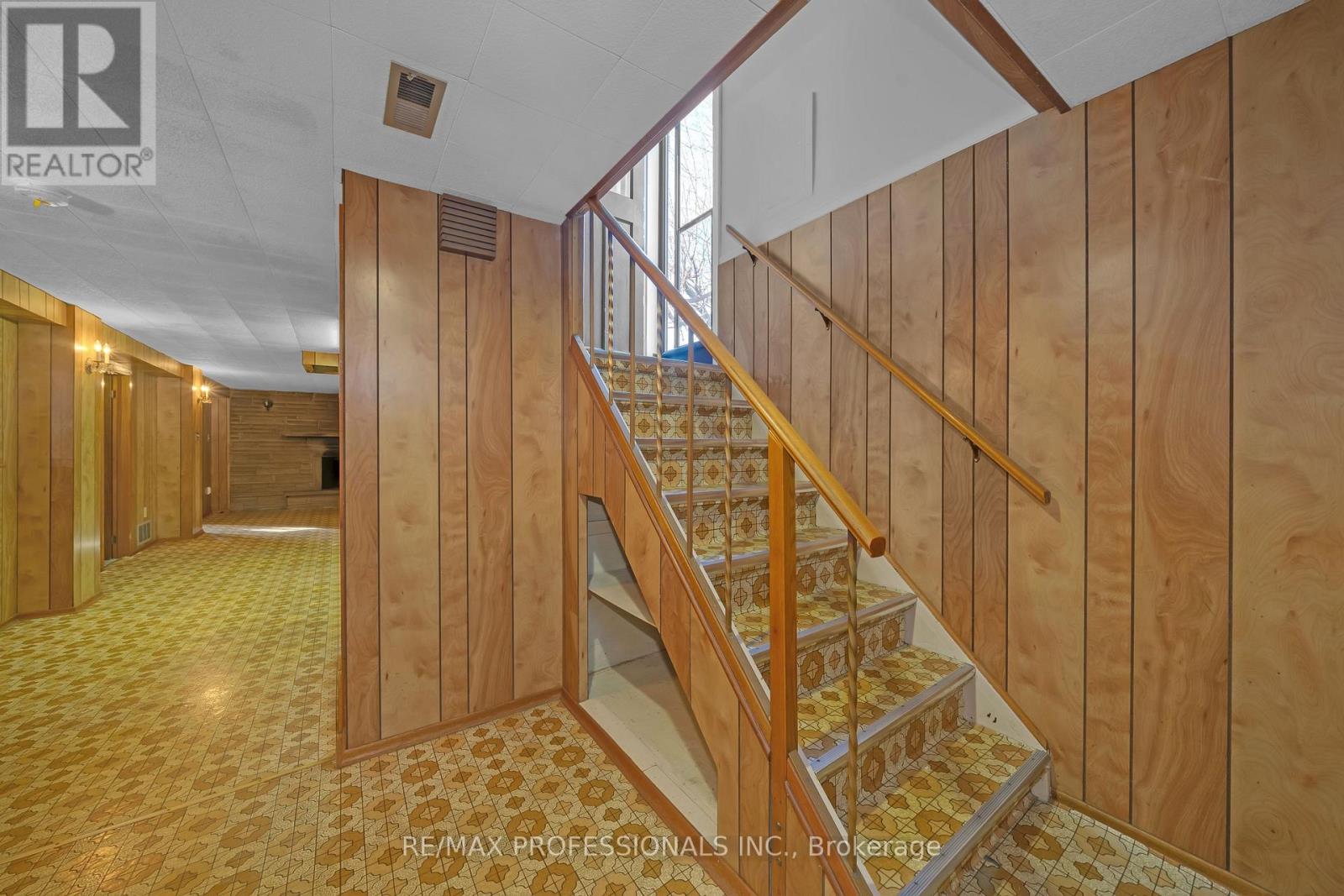 1185 Sylva Road, Mississauga, Ontario  L5E 1S5 - Photo 14 - W12898156