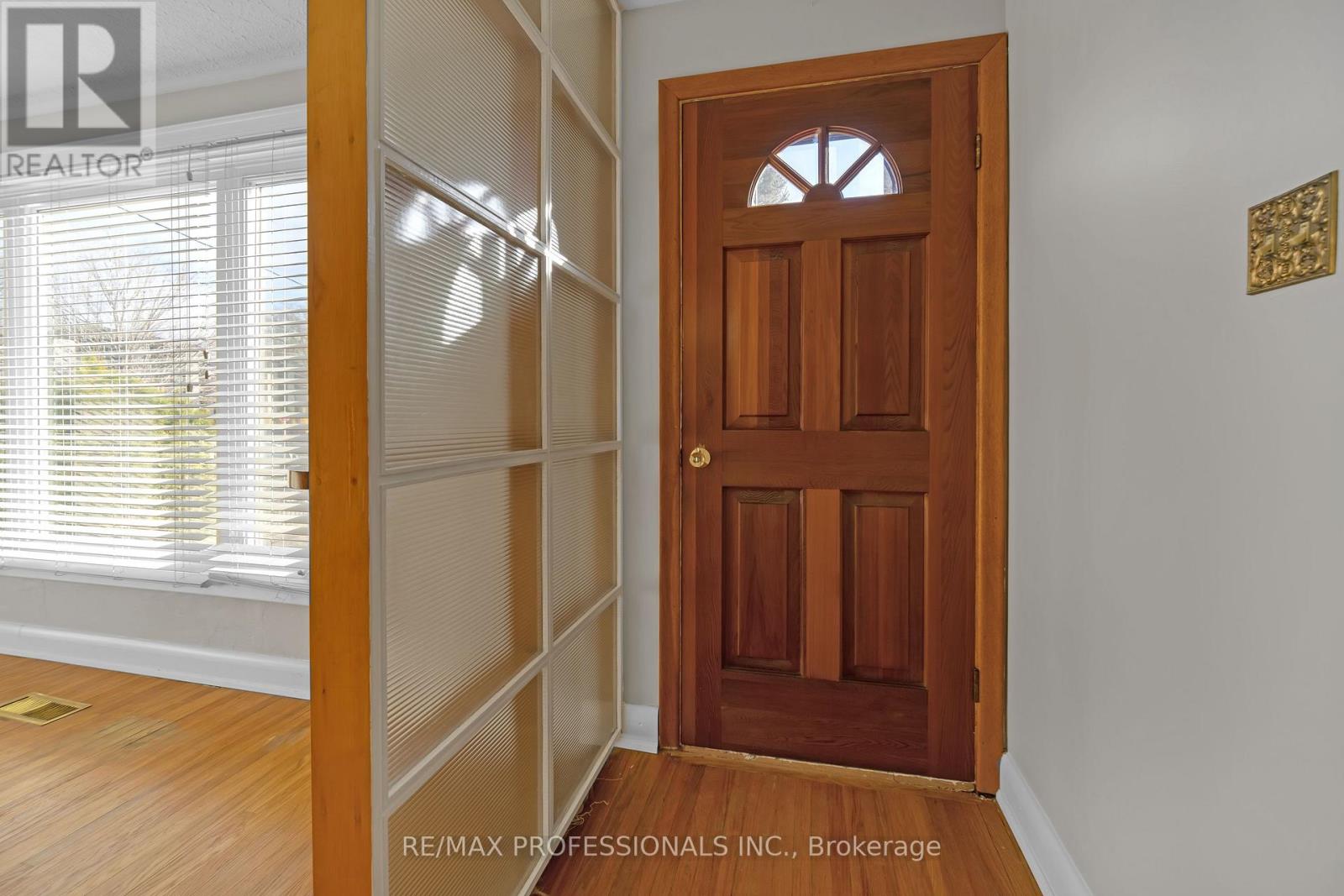 1185 Sylva Road, Mississauga, Ontario  L5E 1S5 - Photo 4 - W12898156