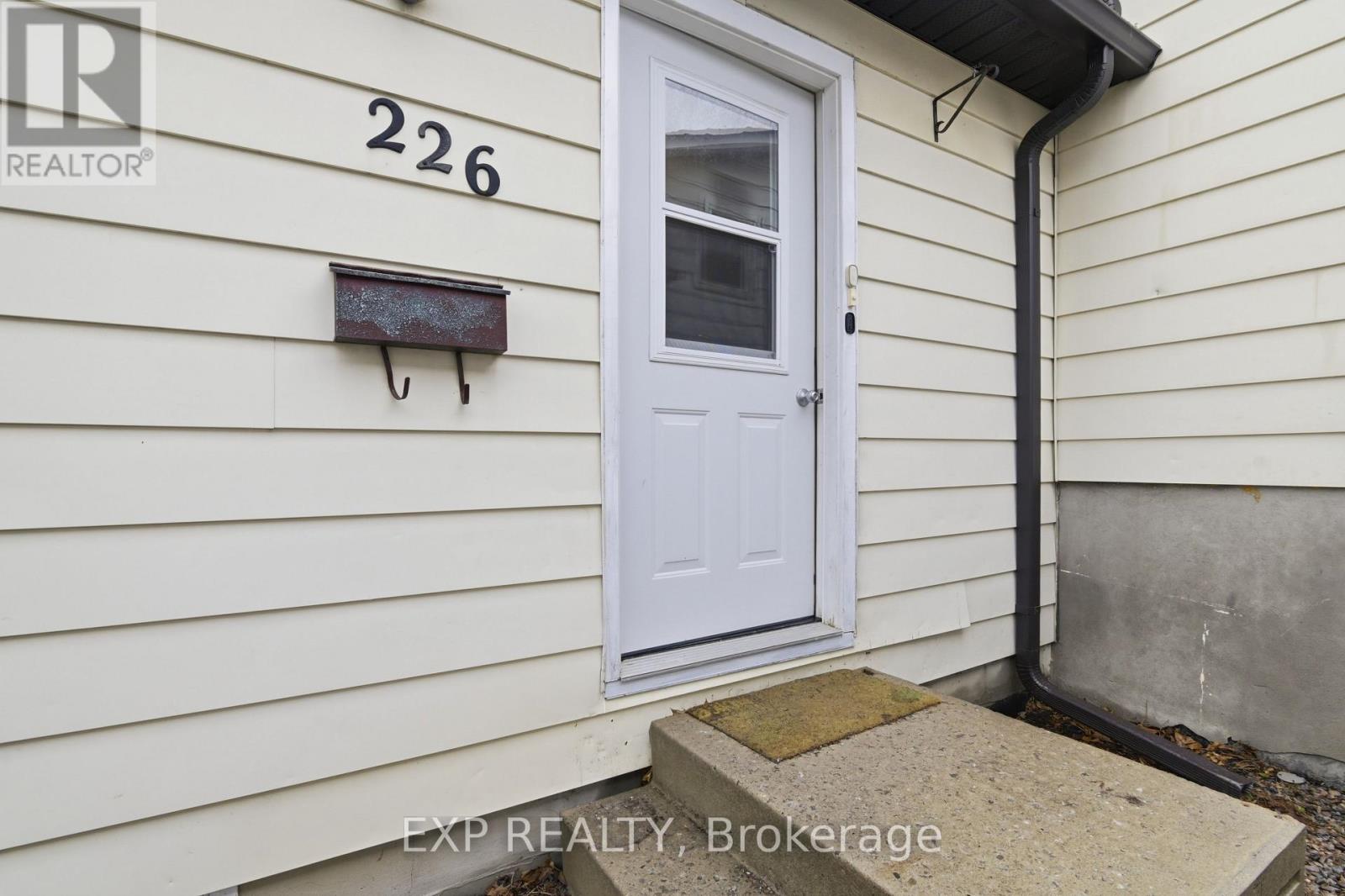 226 Spencleys Lane, Peterborough, Ontario  K9H 1R9 - Photo 4 - X12898130