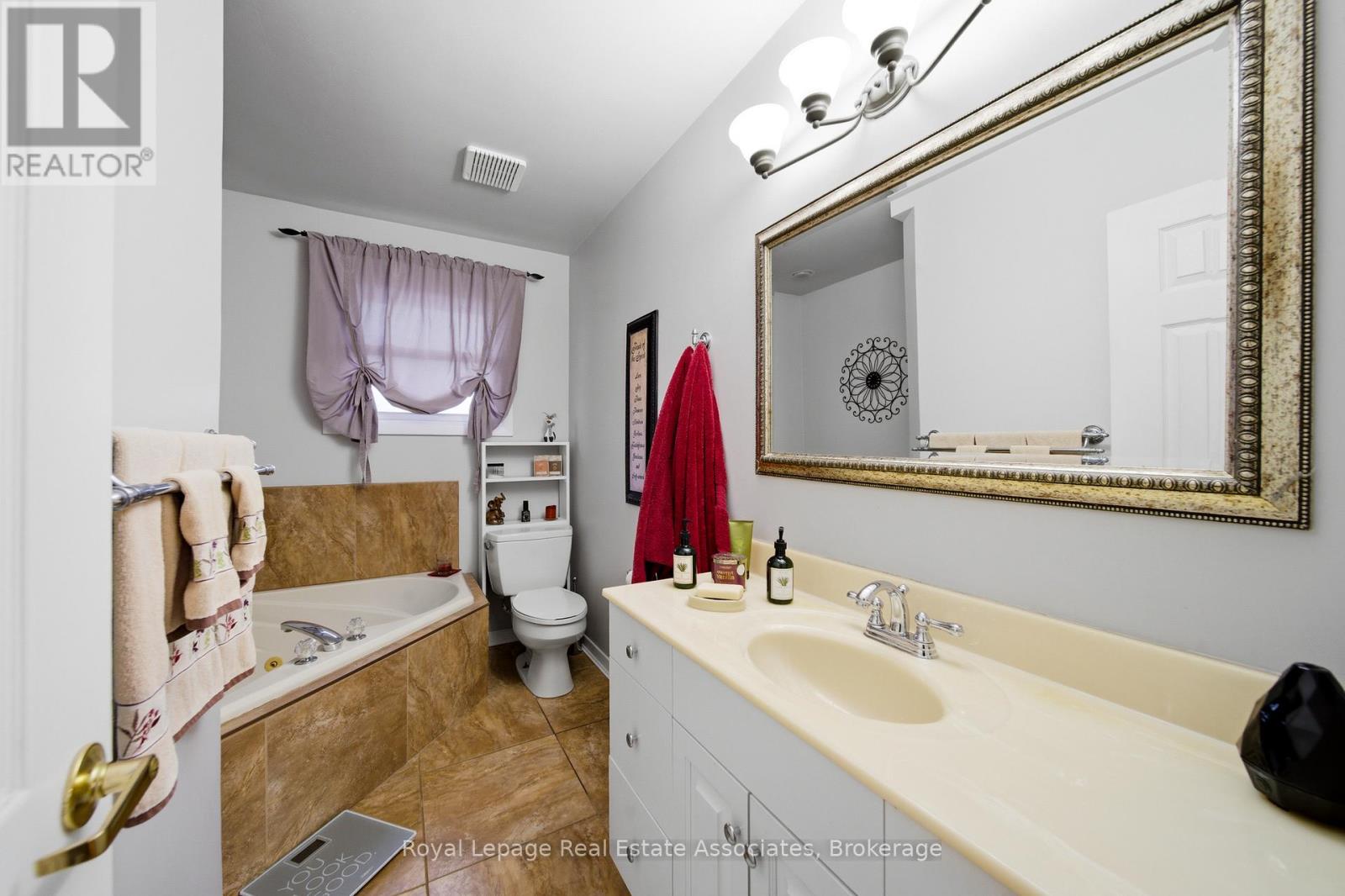 4018 Montcalm Crescent, Niagara Falls, Ontario  L2G 6L8 - Photo 11 - X12898134