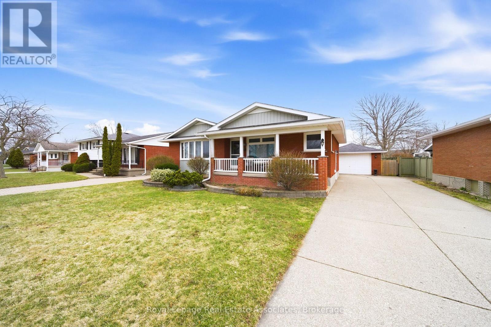 4018 Montcalm Crescent, Niagara Falls, Ontario  L2G 6L8 - Photo 33 - X12898134