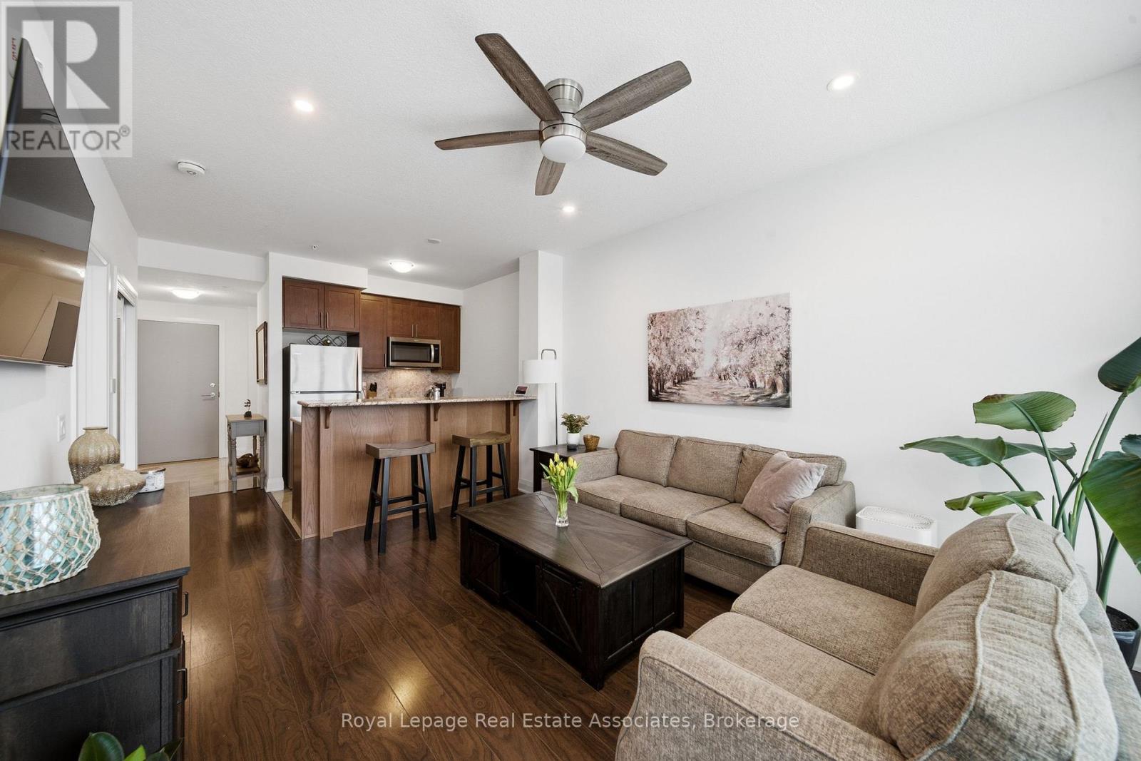 114 - 16 Concord Place, Grimsby, Ontario  L3M 0J1 - Photo 10 - X12898140