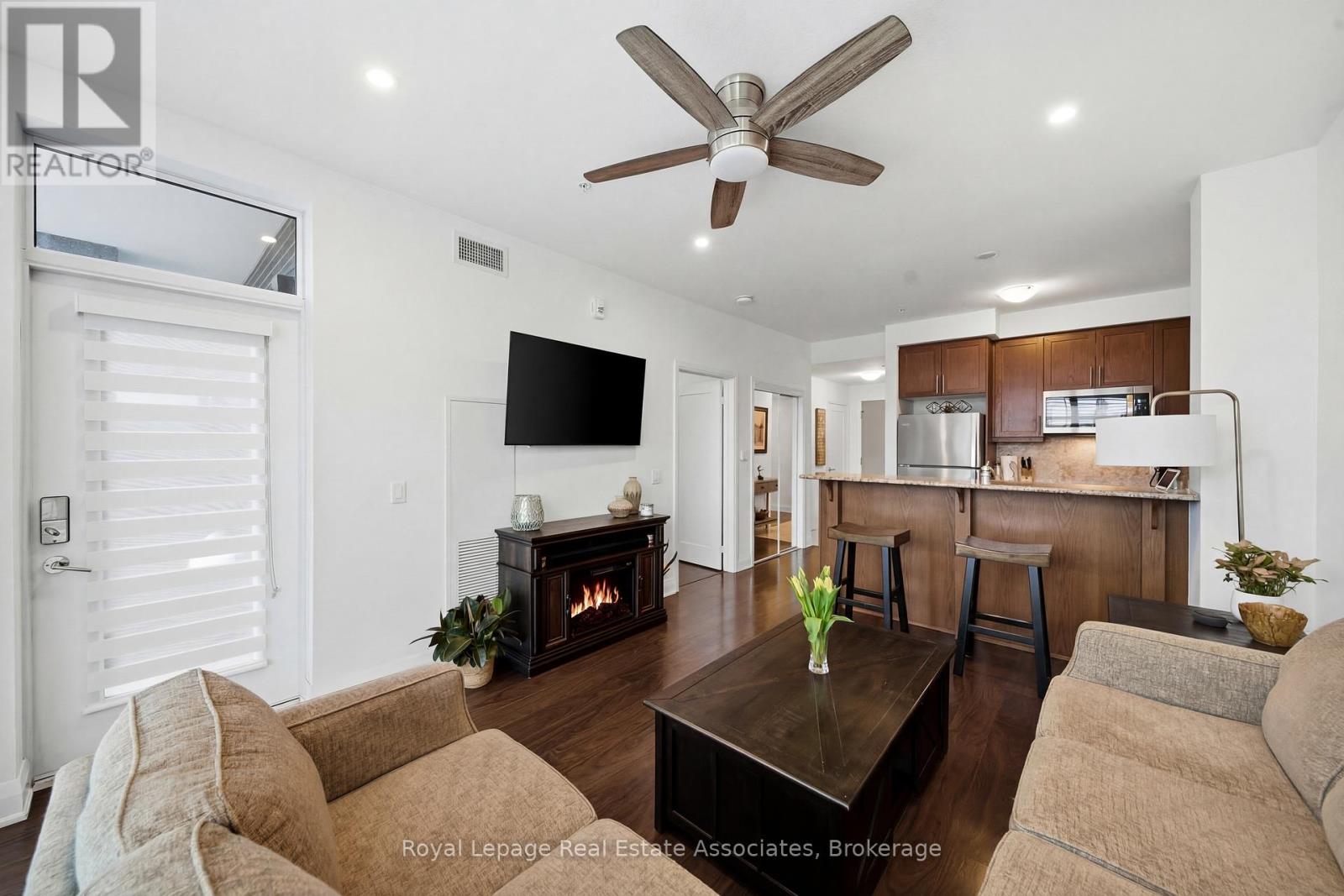 114 - 16 Concord Place, Grimsby, Ontario  L3M 0J1 - Photo 11 - X12898140