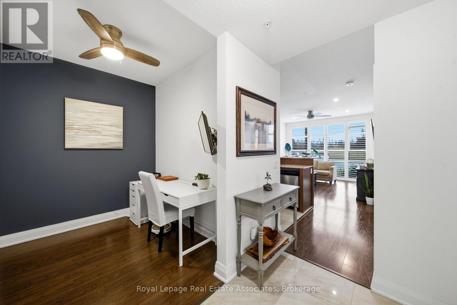 114 - 16 Concord Place, Grimsby, Ontario  L3M 0J1 - Photo 5 - X12898140