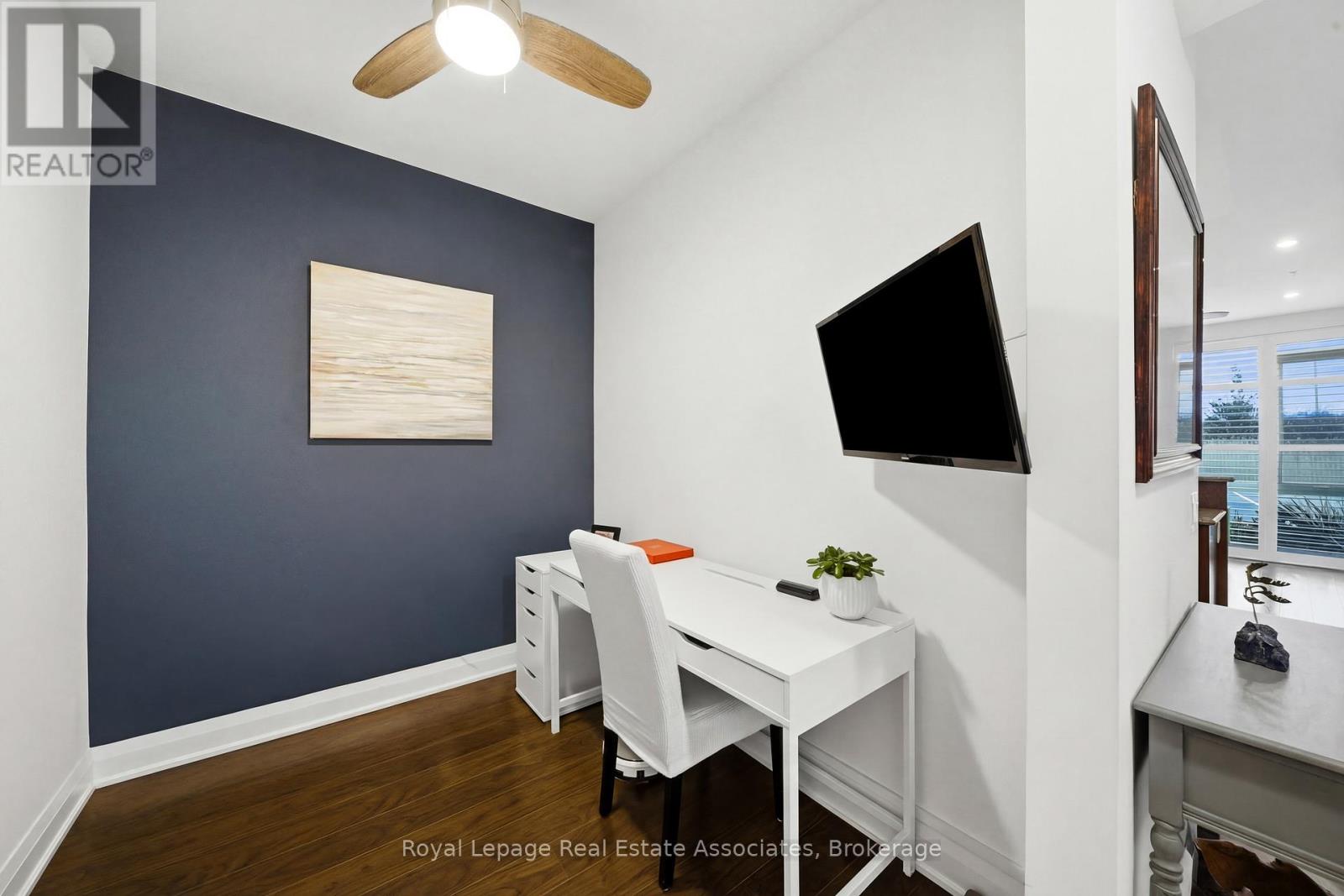 114 - 16 Concord Place, Grimsby, Ontario  L3M 0J1 - Photo 6 - X12898140