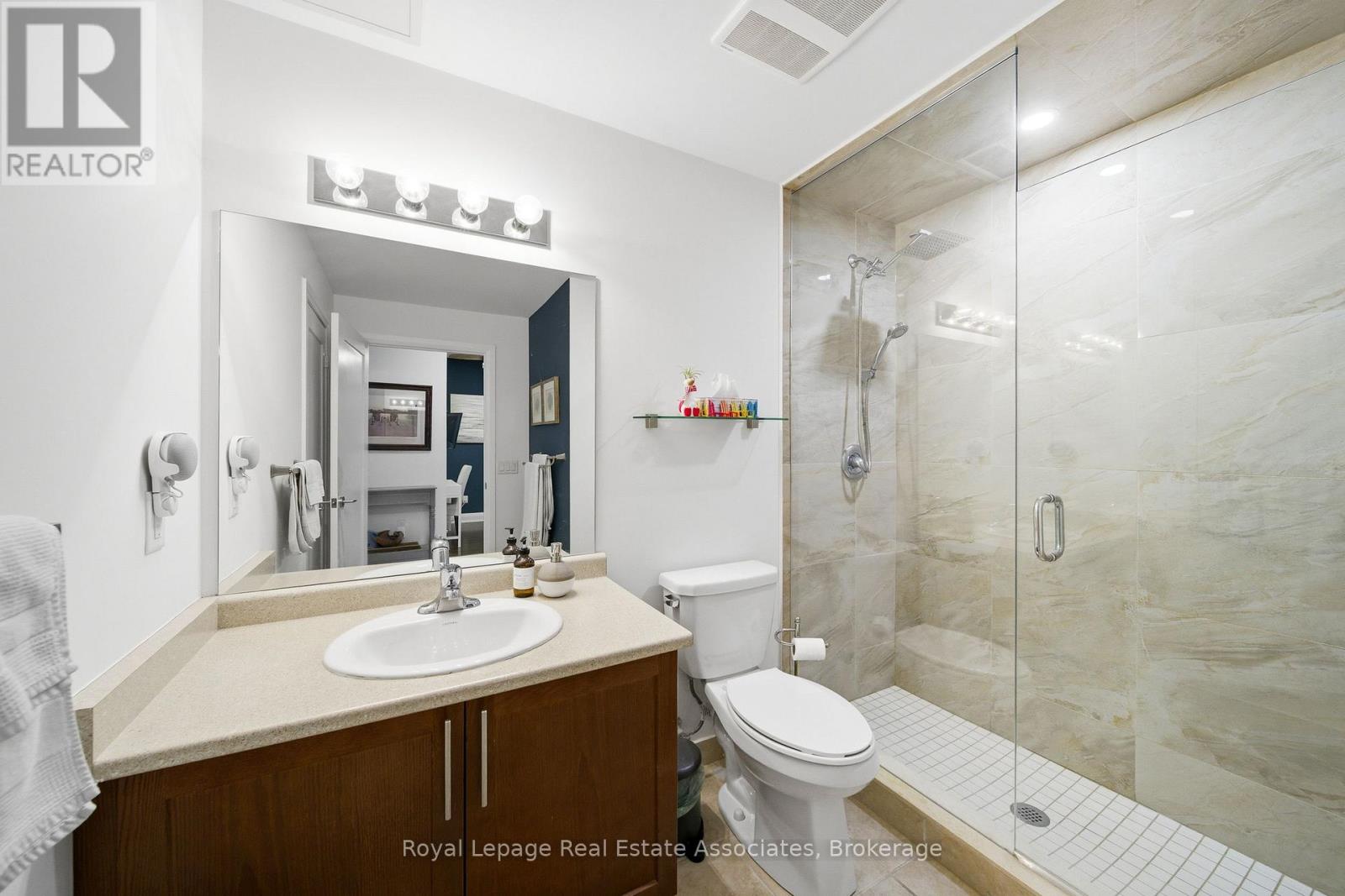 114 - 16 Concord Place, Grimsby, Ontario  L3M 0J1 - Photo 8 - X12898140