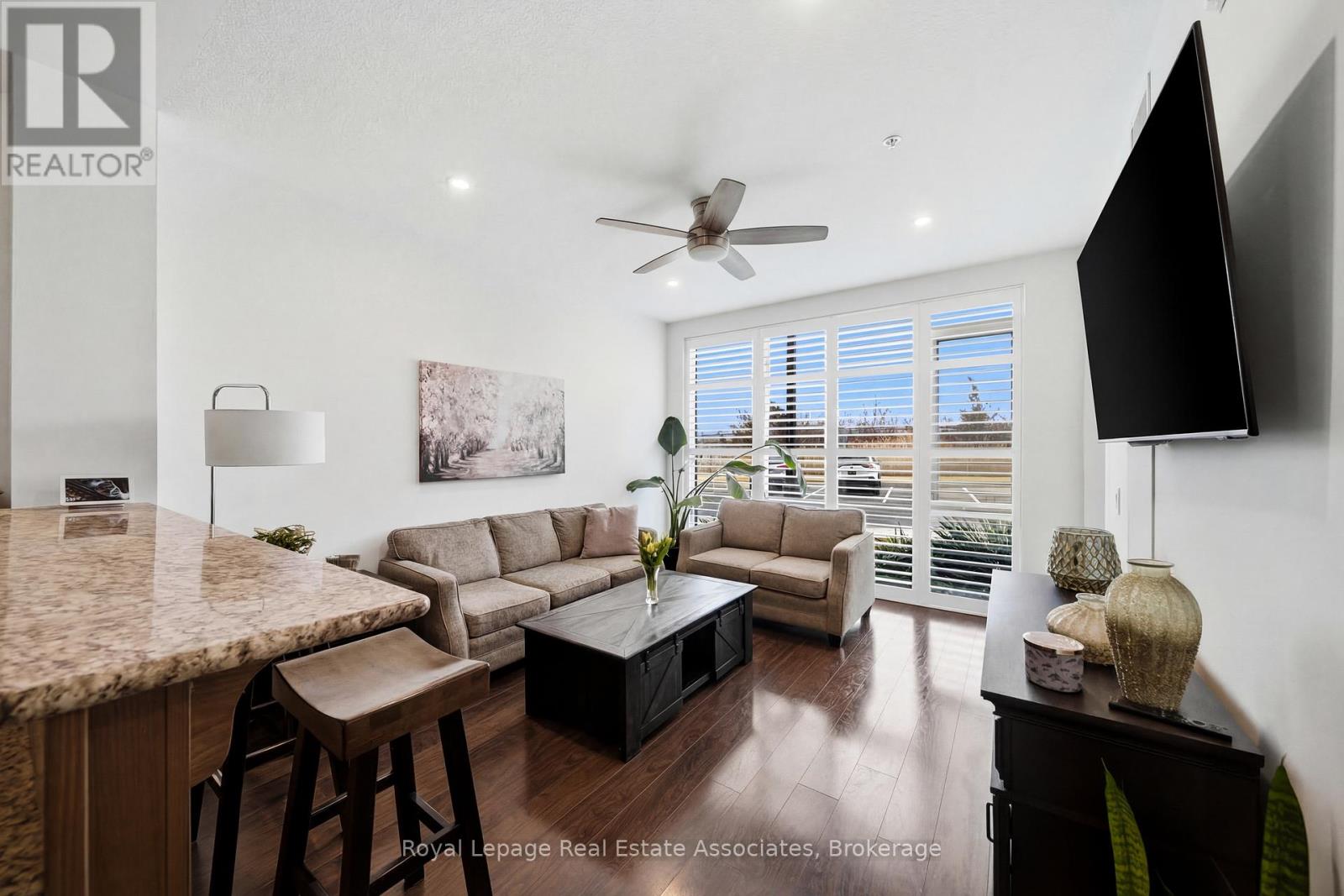 114 - 16 Concord Place, Grimsby, Ontario  L3M 0J1 - Photo 9 - X12898140