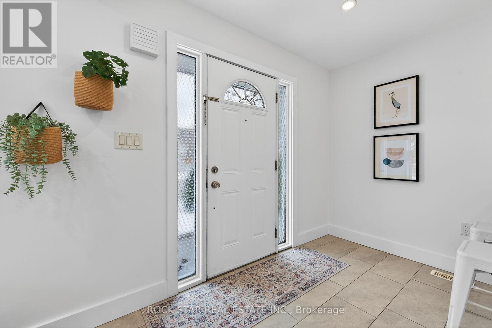 3075 Empire Place, Niagara Falls, Ontario  L2J 3L7 - Photo 3 - X12898154