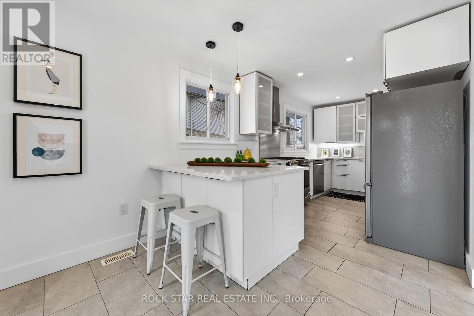 3075 Empire Place, Niagara Falls, Ontario  L2J 3L7 - Photo 5 - X12898154