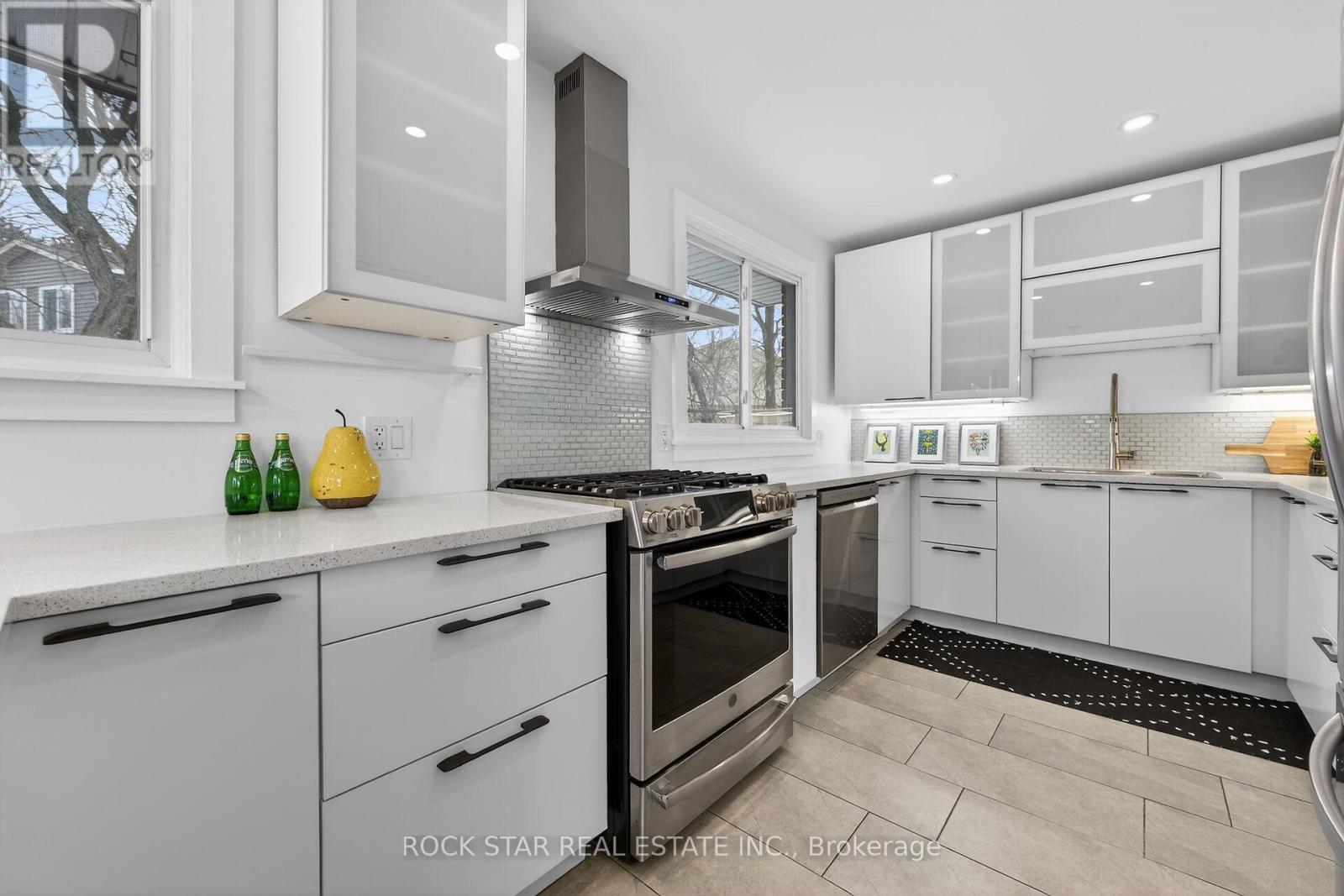 3075 Empire Place, Niagara Falls, Ontario  L2J 3L7 - Photo 8 - X12898154