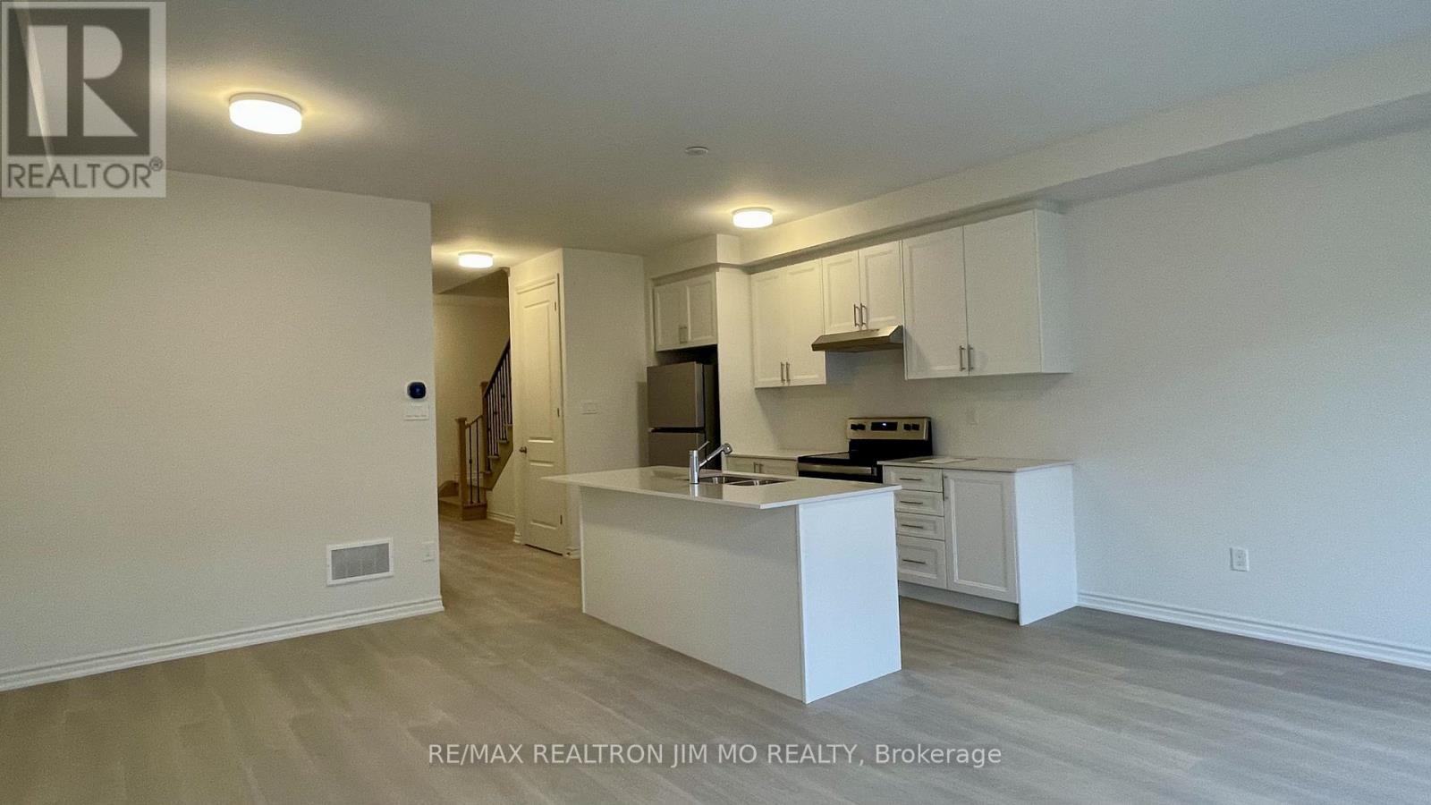 100 Sanderson Drive, Kawartha Lakes, Ontario  K9V 0S8 - Photo 5 - X12898160