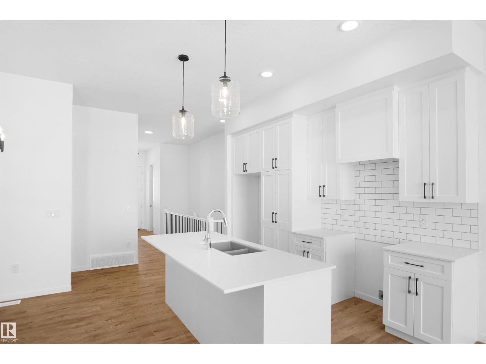 7515 Observer Ln Nw, Edmonton, Alberta  T5G 2S5 - Photo 9 - E4474919