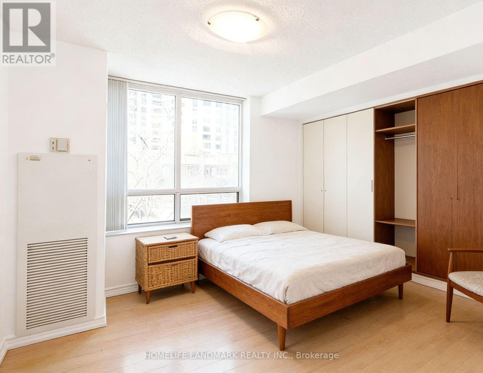 206 - 18 Sommerset Way, Toronto, Ontario  M2N 6X5 - Photo 5 - C12898178