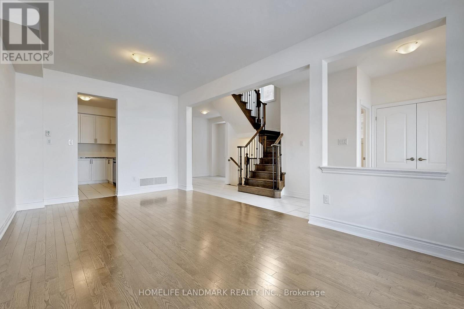 273 William Forster Road, Markham, Ontario  L6B 0T7 - Photo 8 - N12898184