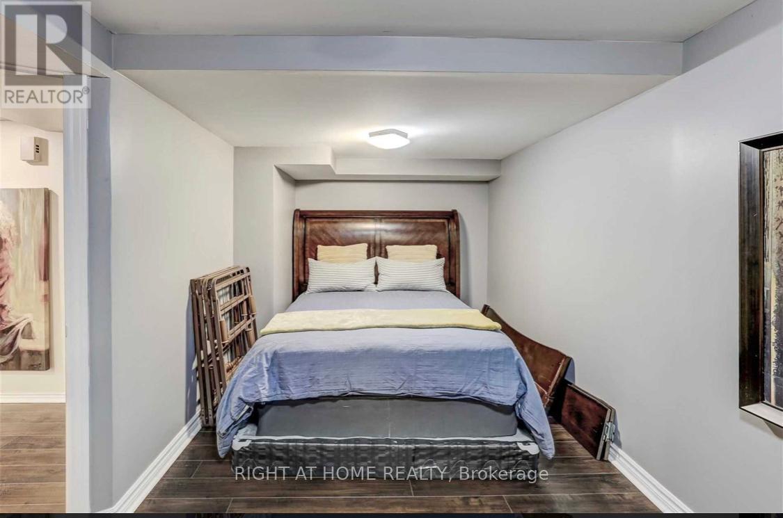 236 Mccaffrey Road, Newmarket, Ontario  L3X 1J3 - Photo 35 - N12898196