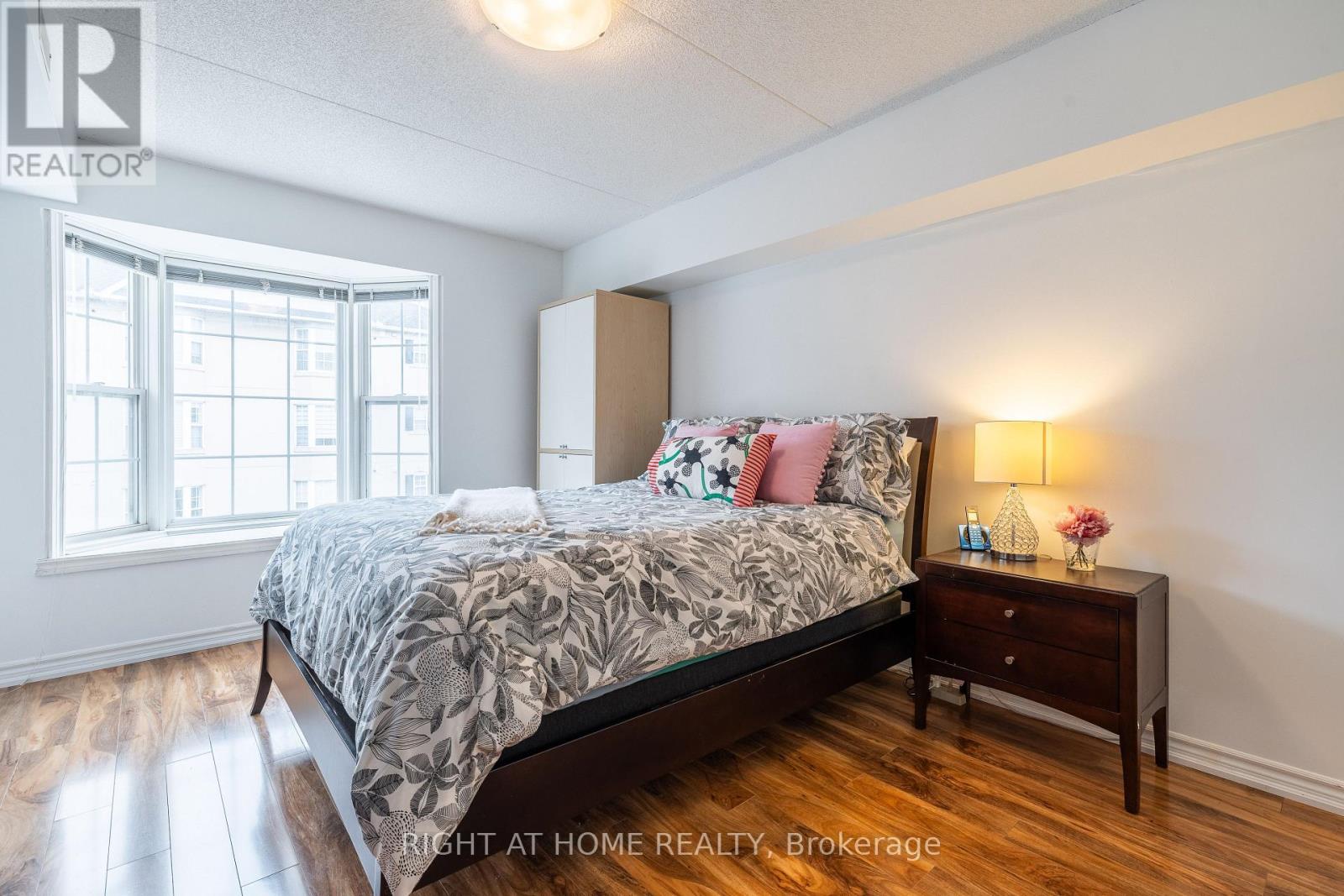 311 - 1441 Walker's Line, Burlington, Ontario  L7M 4P2 - Photo 12 - W12898188