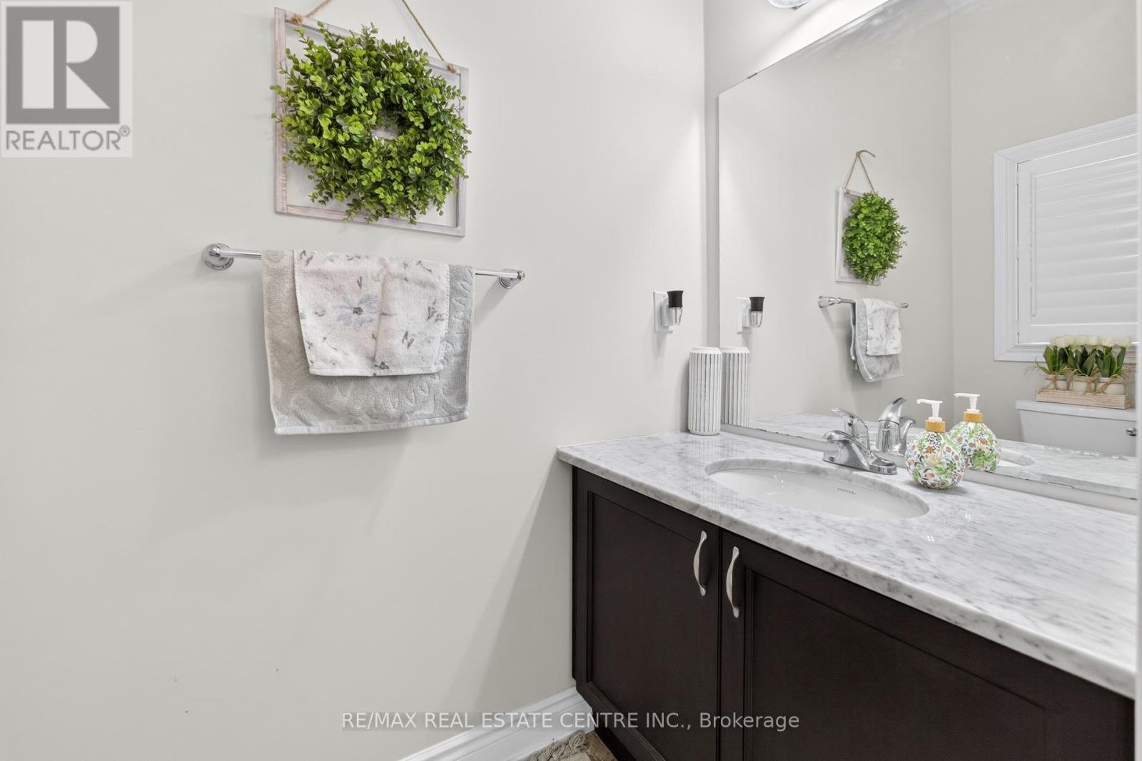 15 Provost Trail, Brampton, Ontario  L6Y 6E7 - Photo 4 - W12898192