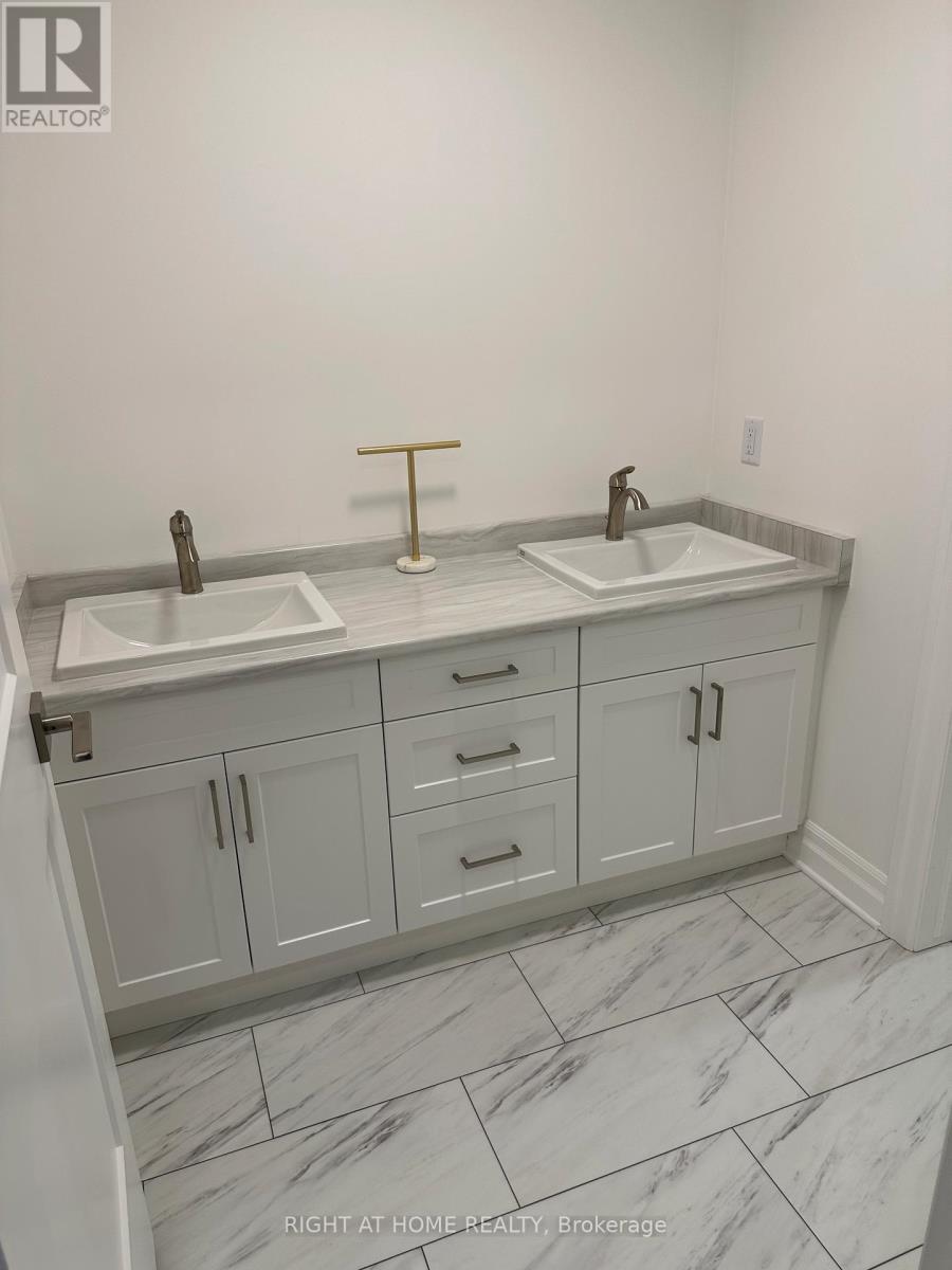 Upper - 7491 Marvel Drive, Niagara Falls, Ontario  L2H 3V8 - Photo 2 - X12898206