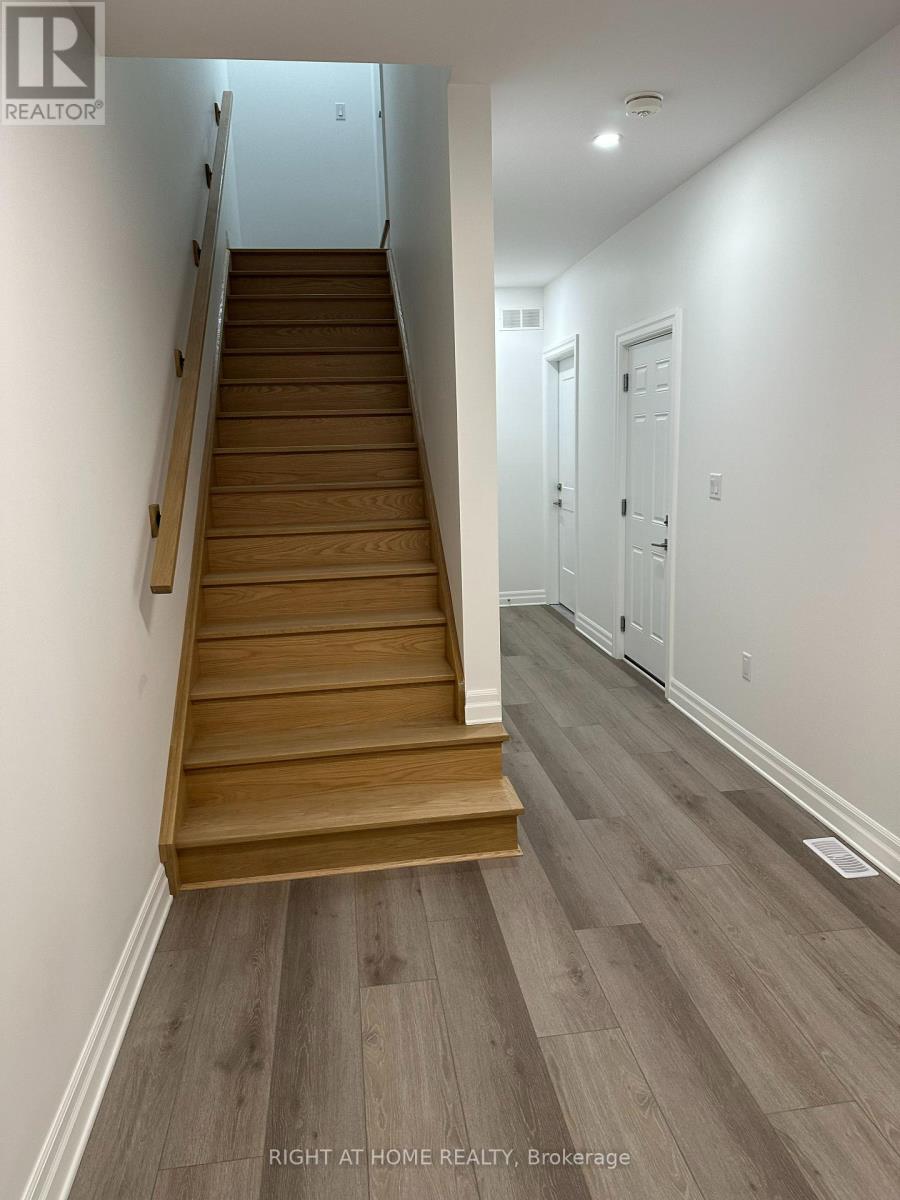 Upper - 7491 Marvel Drive, Niagara Falls, Ontario  L2H 3V8 - Photo 8 - X12898206