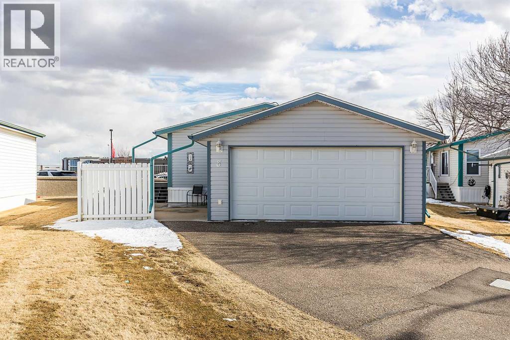 8, 1600 Strachan Road SE, Medicine Hat, Alberta