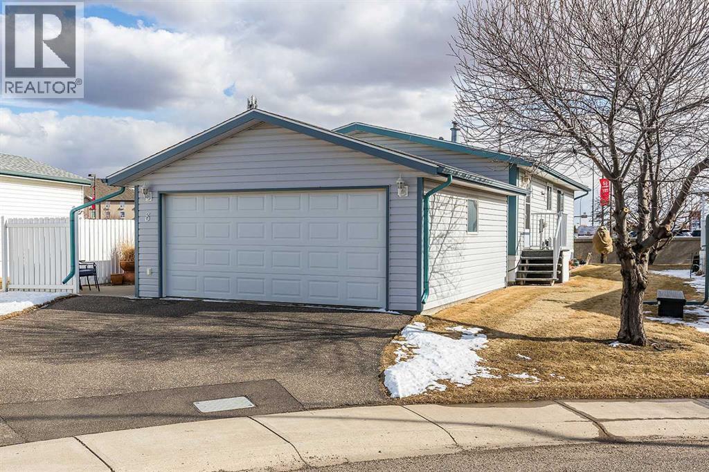 8, 1600 Strachan Road Se, Medicine Hat, Alberta  T1B 4M3 - Photo 3 - A2292728