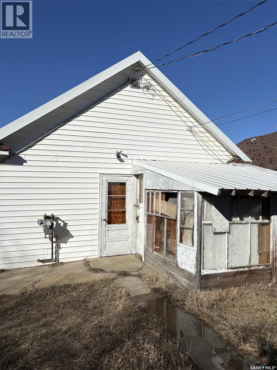 55 Iroquois Street W, Moose Jaw, Saskatchewan  S6H 5A4 - Photo 4 - SK030823