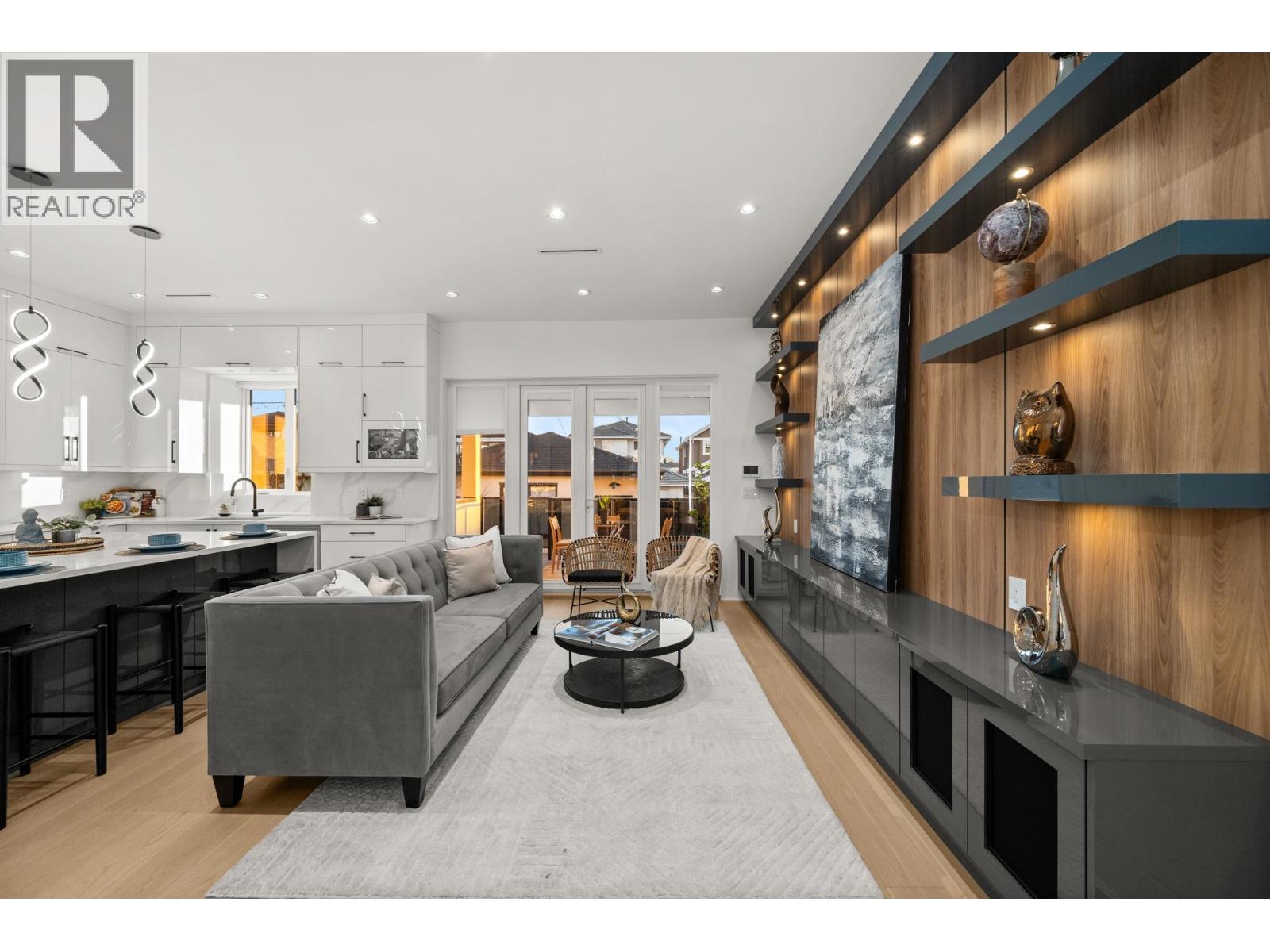 4346 Pender Street, Burnaby, British Columbia  V5C 2M6 - Photo 10 - R3082017