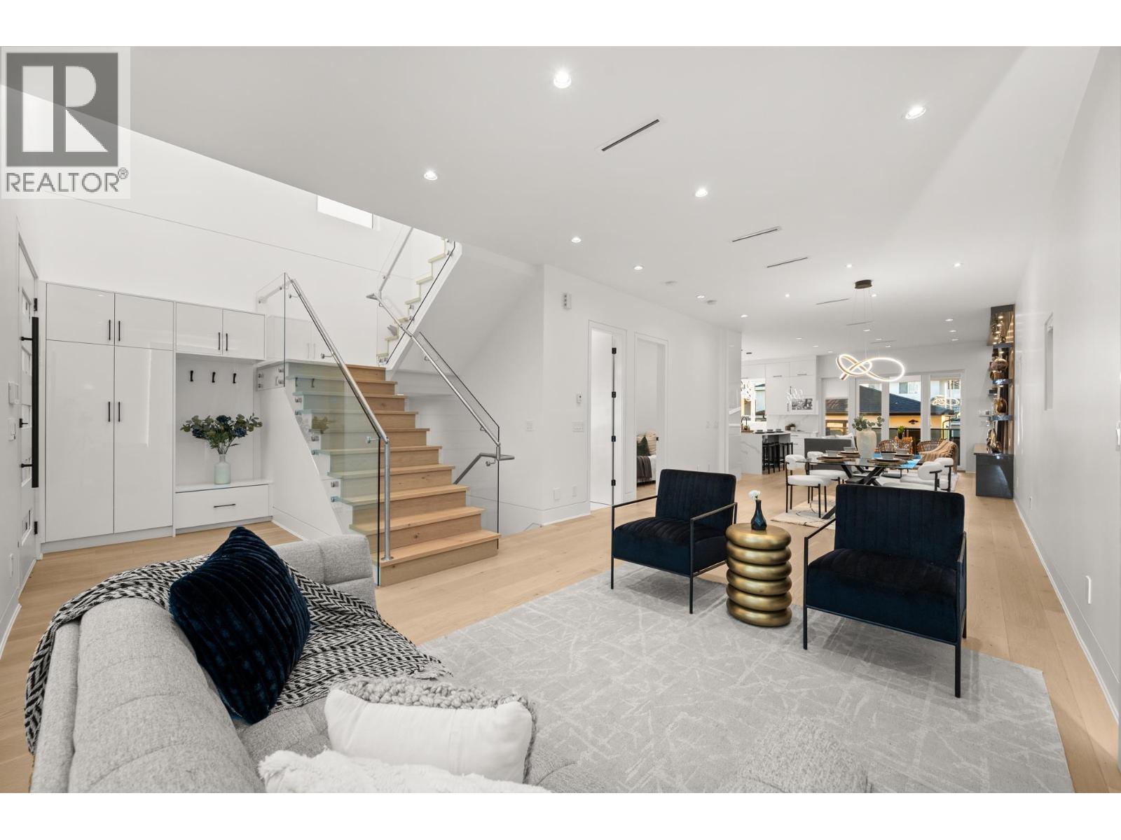 4346 Pender Street, Burnaby, British Columbia  V5C 2M6 - Photo 9 - R3082017