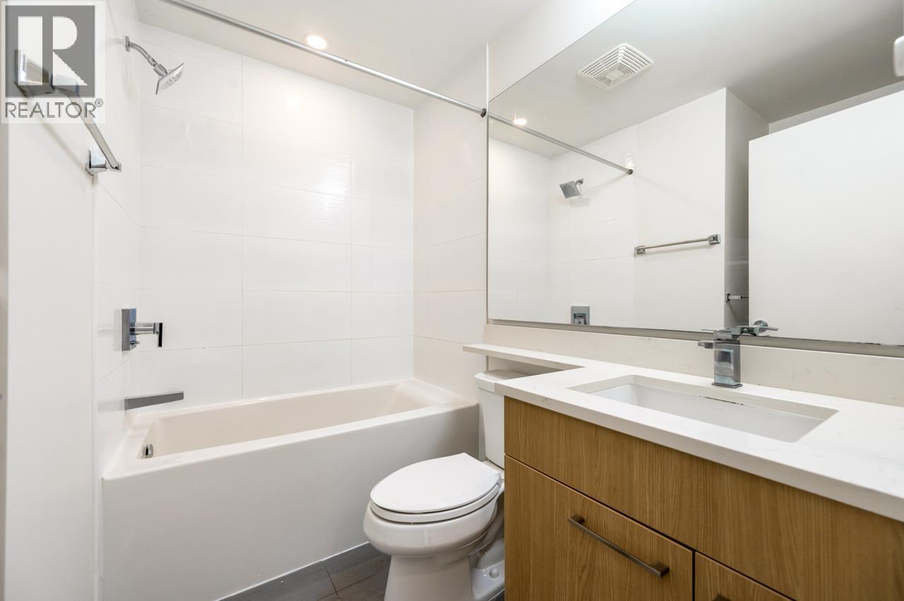 215 5460 Broadway, Burnaby, British Columbia  V5B 0B4 - Photo 14 - R3100229