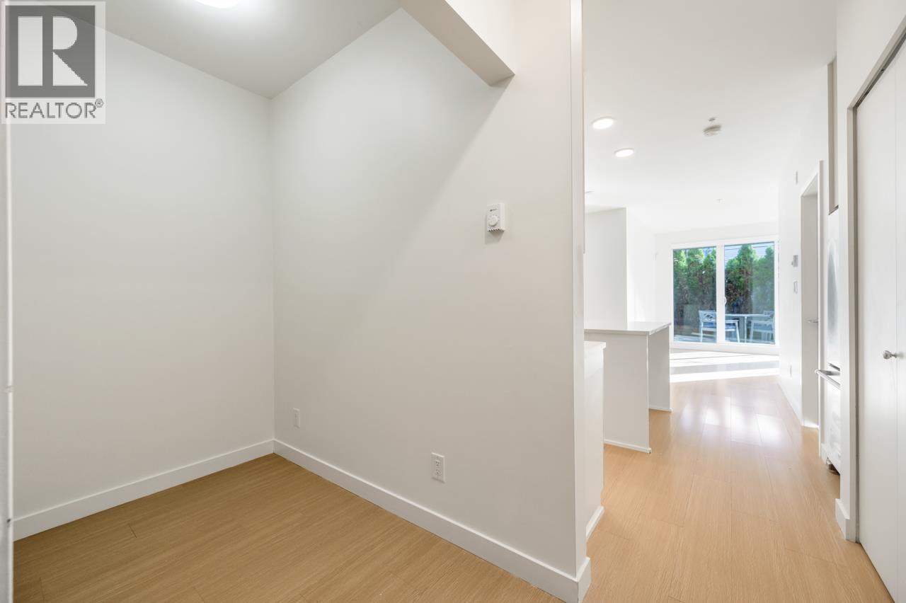 215 5460 Broadway, Burnaby, British Columbia  V5B 0B4 - Photo 17 - R3100229