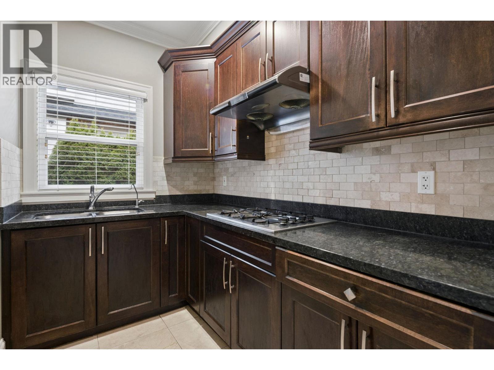 9551 Saunders Road, Richmond, British Columbia  V7A 2B5 - Photo 15 - R3101160