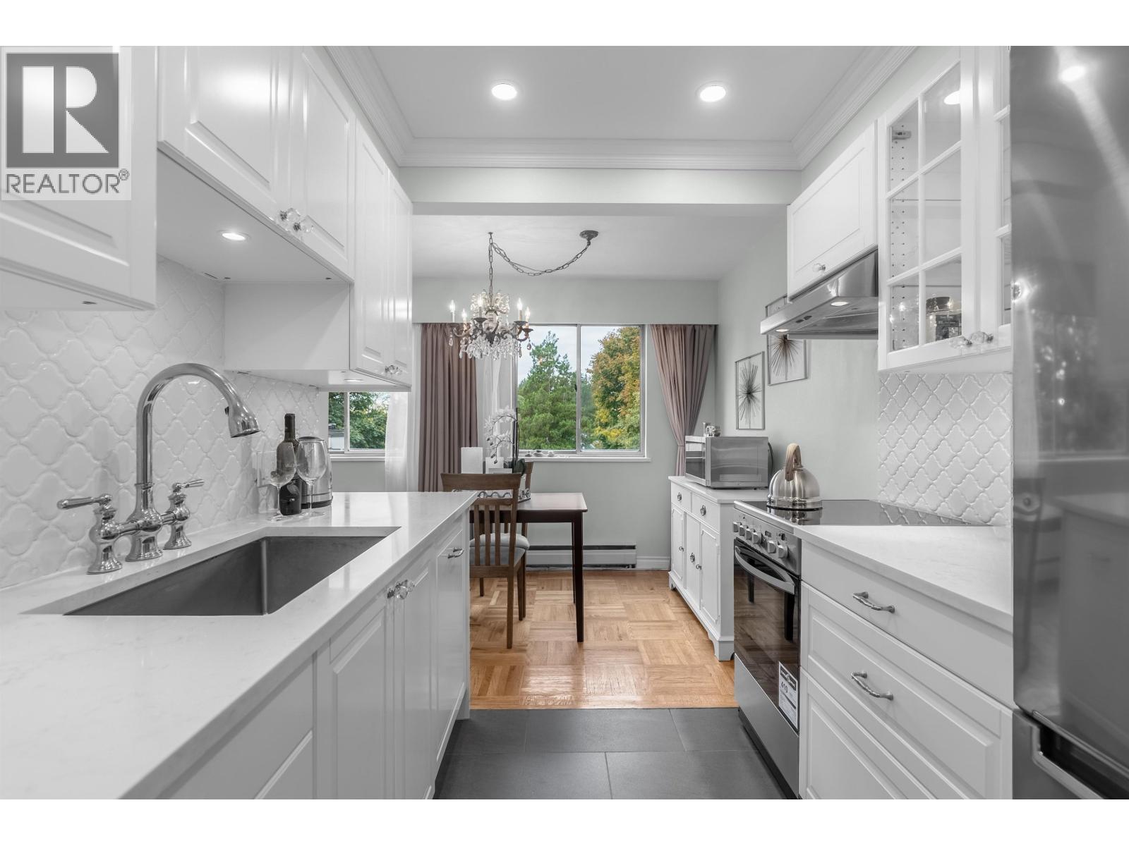 402 1750 Esquimalt Avenue, West Vancouver, British Columbia  V7V 1R8 - Photo 8 - R3101167