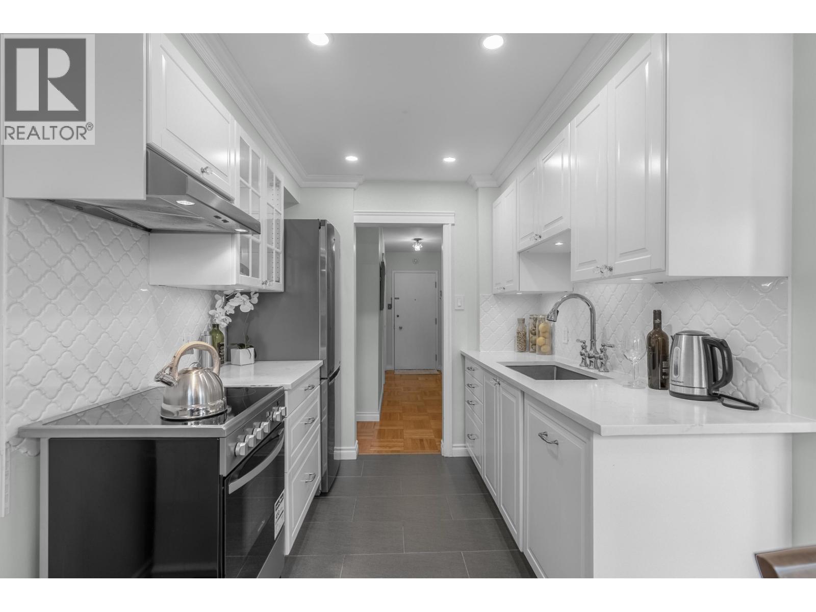 402 1750 Esquimalt Avenue, West Vancouver, British Columbia  V7V 1R8 - Photo 7 - R3101167