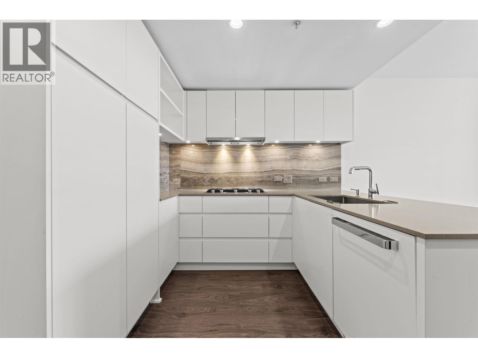 1301 450 Westview Street, Coquitlam, British Columbia  V3K 6C3 - Photo 2 - R3101030