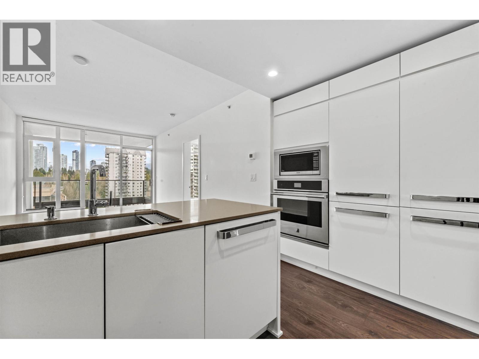 1301 450 Westview Street, Coquitlam, British Columbia  V3K 6C3 - Photo 3 - R3101030