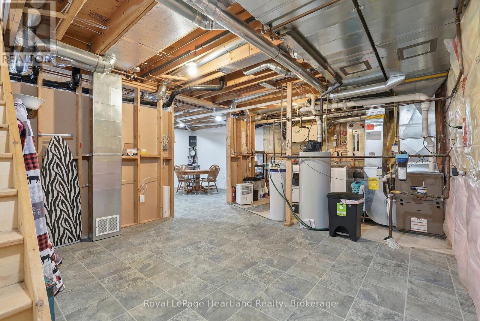 25 John Street W, Minto, Ontario  N0G 1M0 - Photo 35 - X12898272