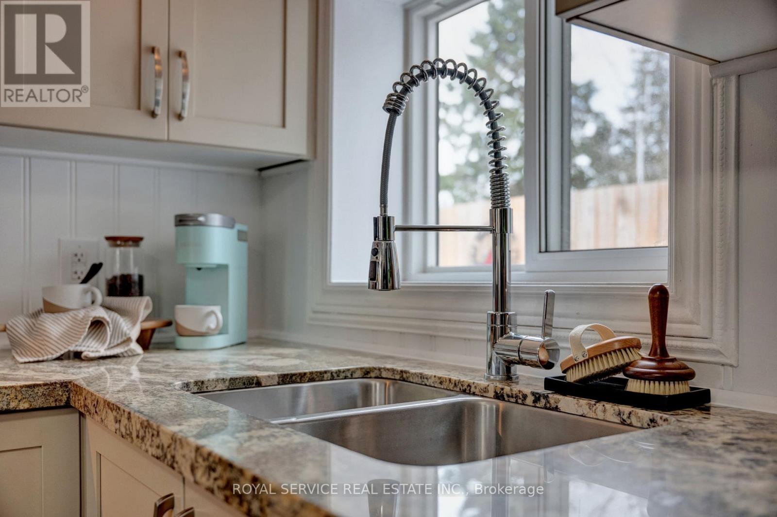 285 Ridout Street, Port Hope, Ontario  L1A 1P8 - Photo 5 - X12898236