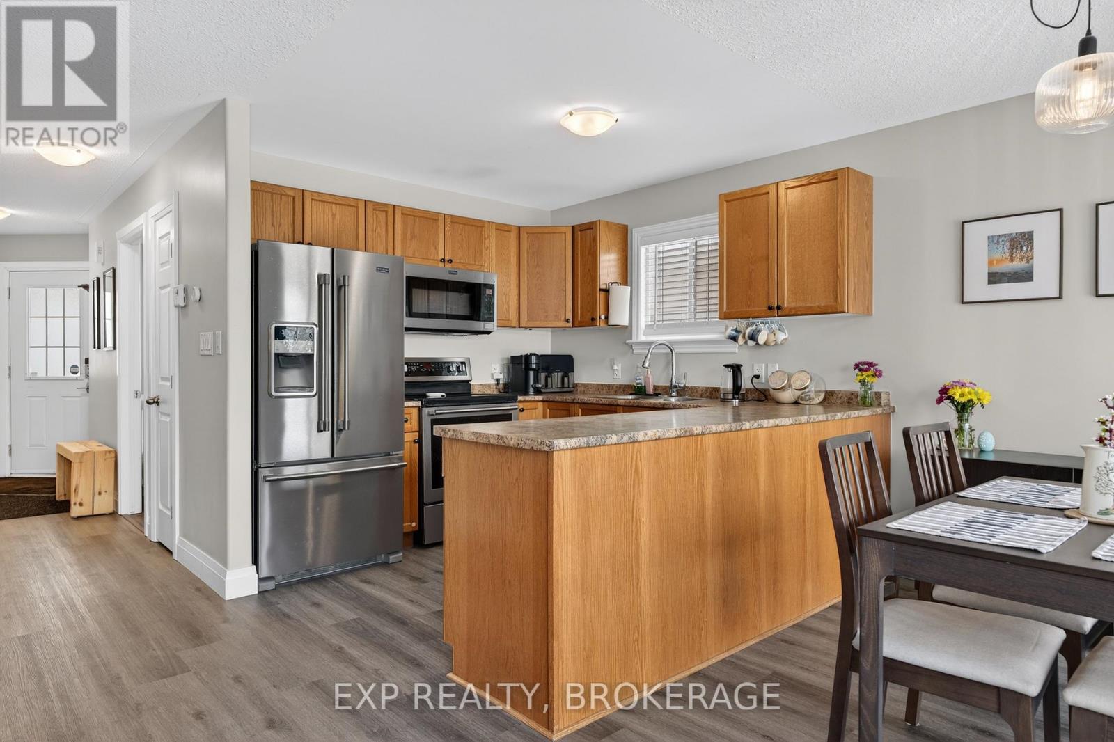 189 Kildare Avenue, Loyalist, Ontario  K7N 0A4 - Photo 12 - X12898250