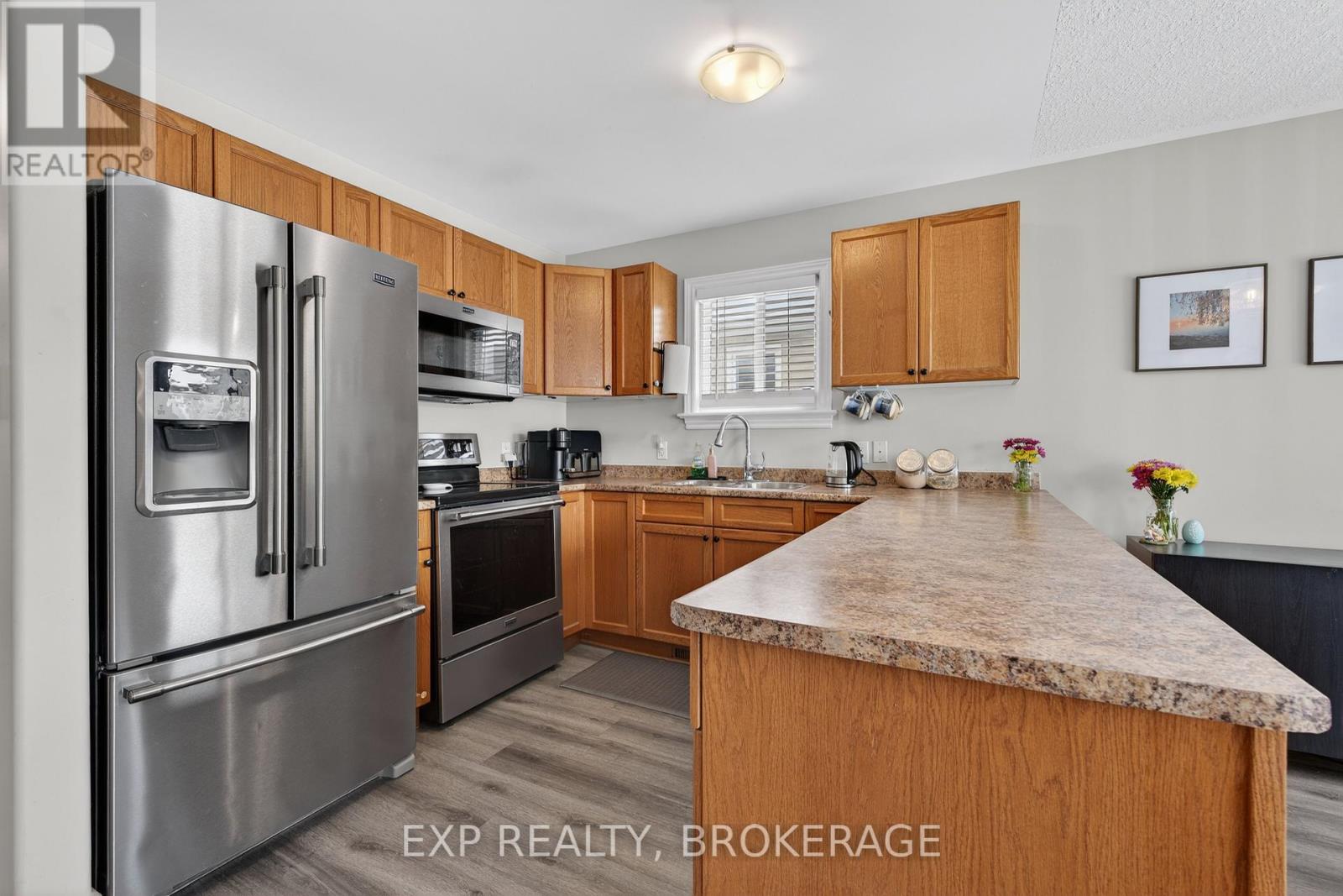 189 Kildare Avenue, Loyalist, Ontario  K7N 0A4 - Photo 13 - X12898250