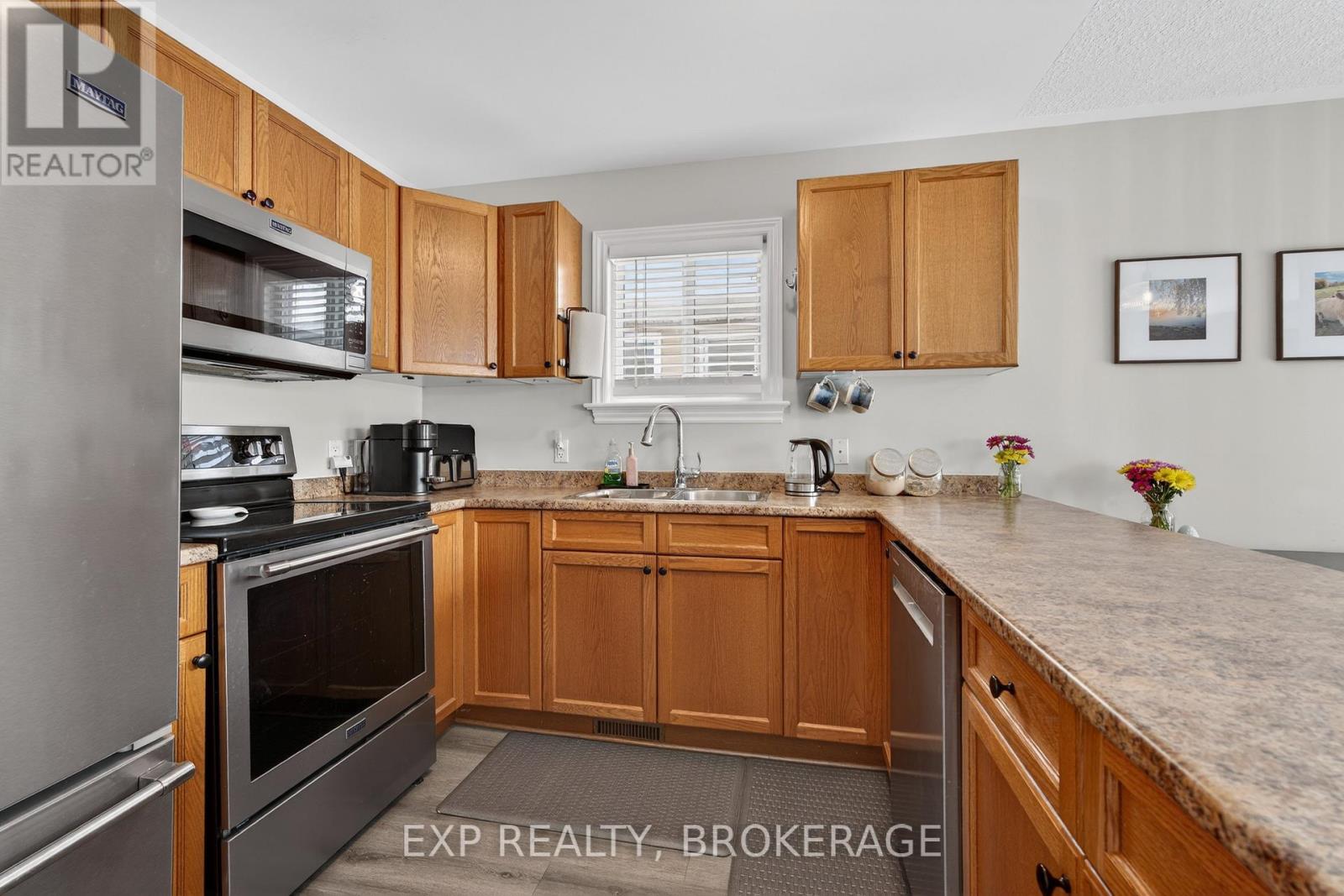 189 Kildare Avenue, Loyalist, Ontario  K7N 0A4 - Photo 14 - X12898250