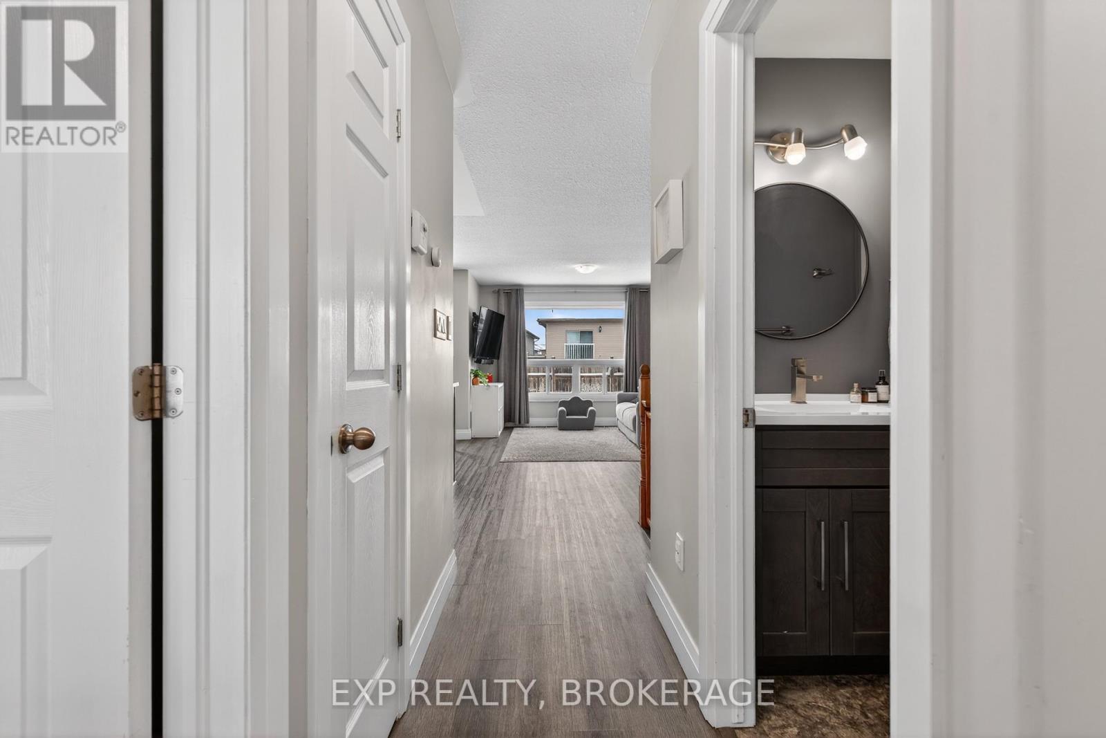 189 Kildare Avenue, Loyalist, Ontario  K7N 0A4 - Photo 5 - X12898250