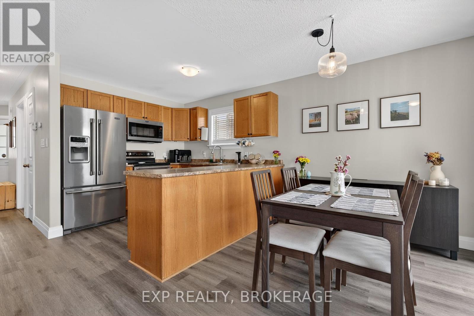 189 Kildare Avenue, Loyalist, Ontario  K7N 0A4 - Photo 8 - X12898250