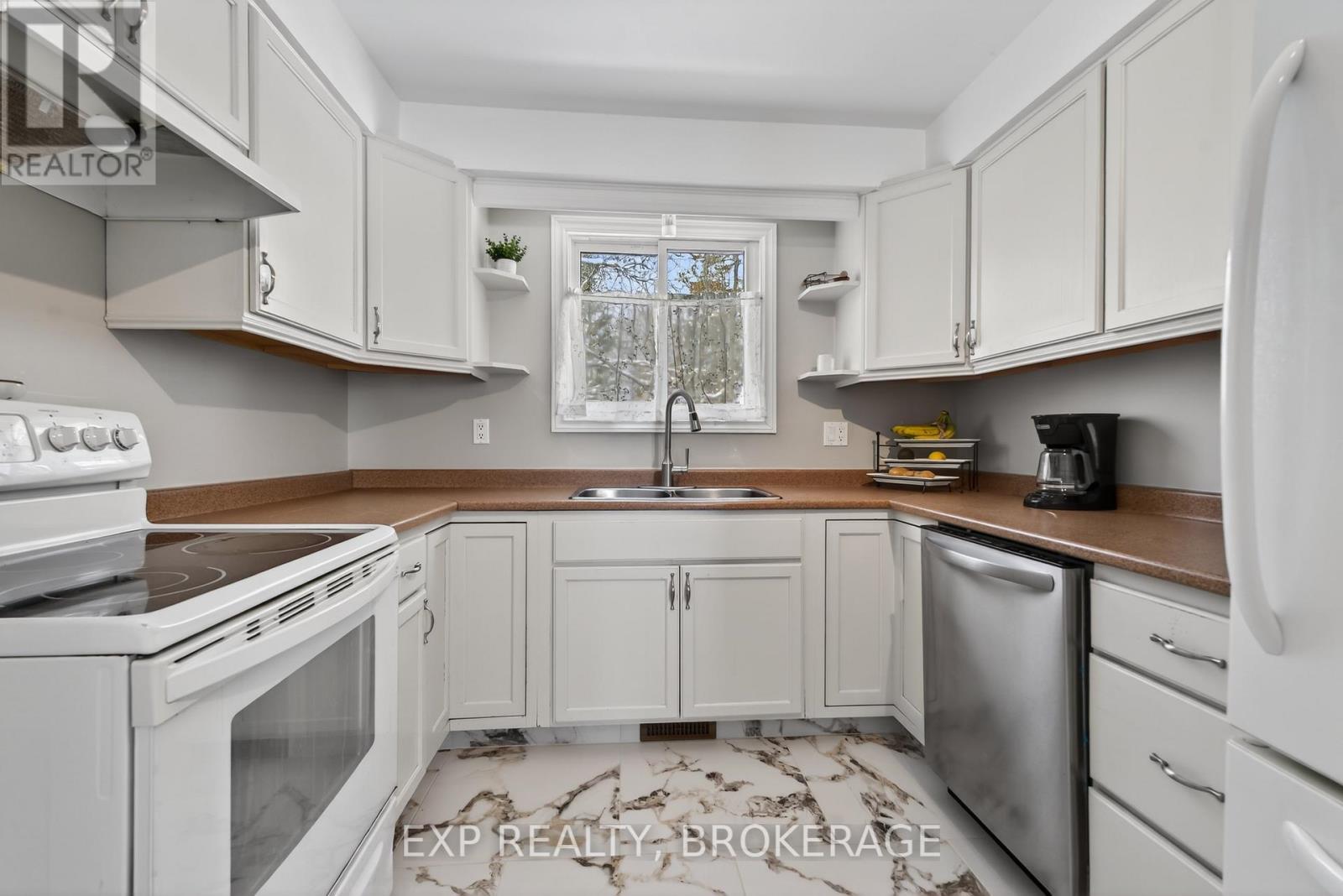 1015 Sprucewood Crescent, Kingston, Ontario  K7P 1N1 - Photo 12 - X12898256