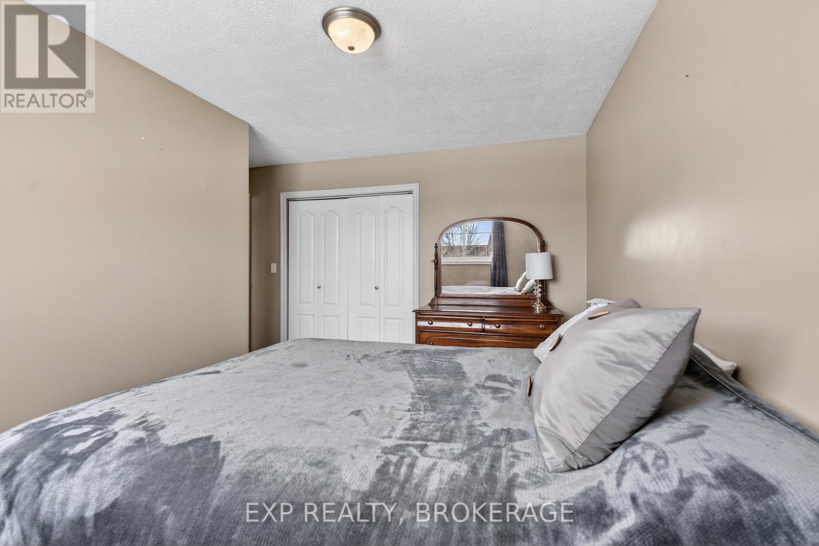 1015 Sprucewood Crescent, Kingston, Ontario  K7P 1N1 - Photo 15 - X12898256