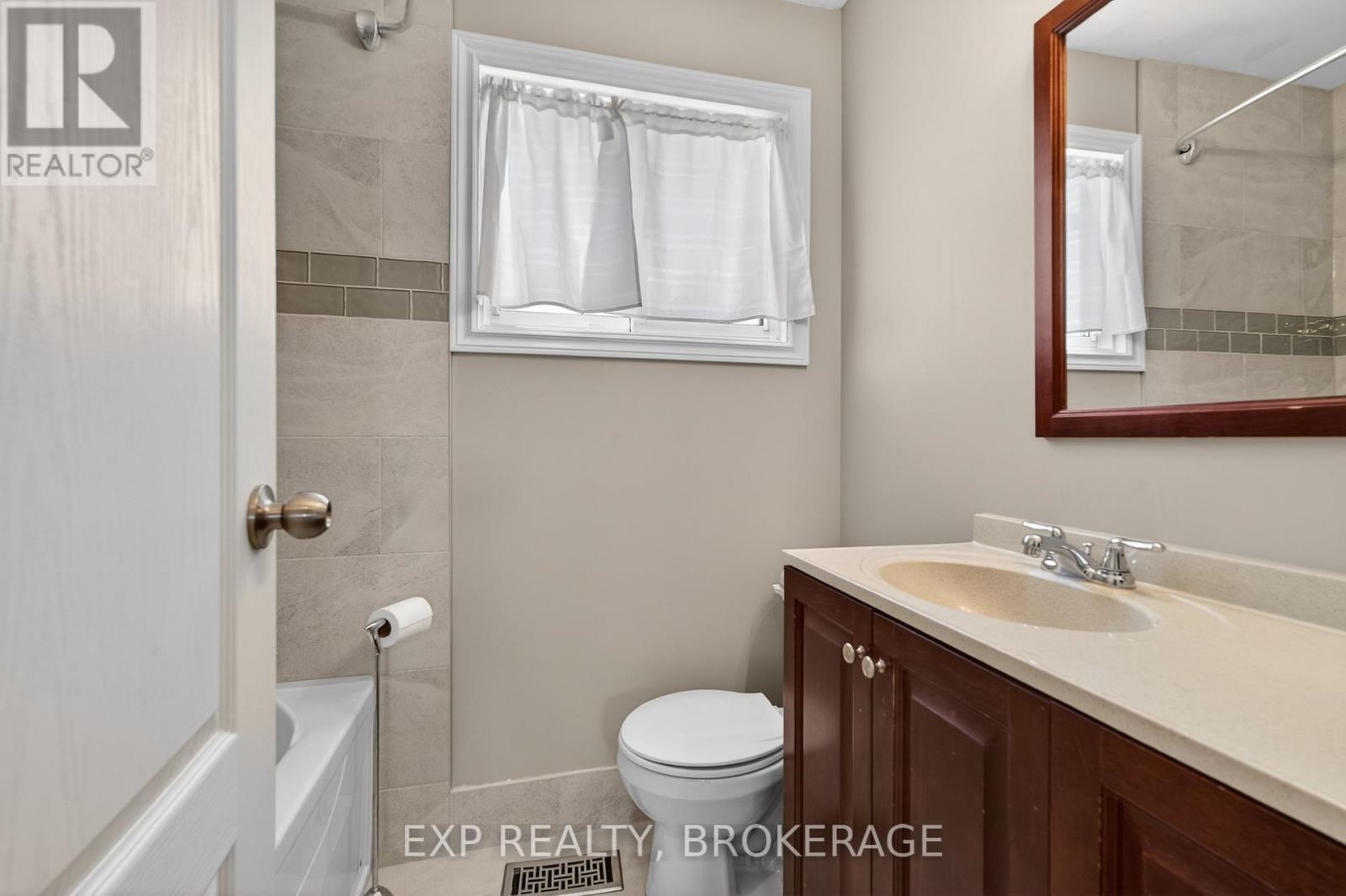 1015 Sprucewood Crescent, Kingston, Ontario  K7P 1N1 - Photo 16 - X12898256