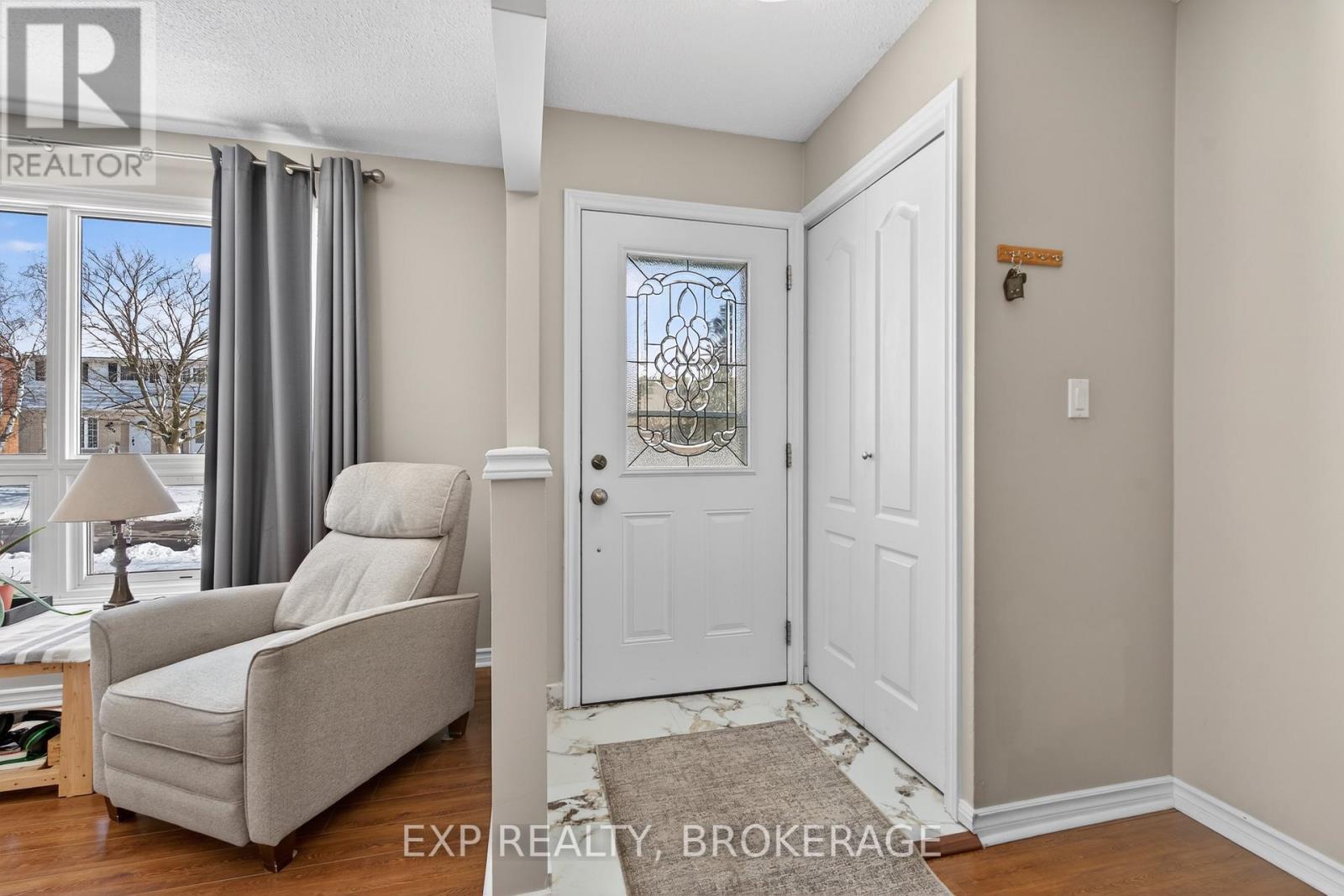 1015 Sprucewood Crescent, Kingston, Ontario  K7P 1N1 - Photo 4 - X12898256