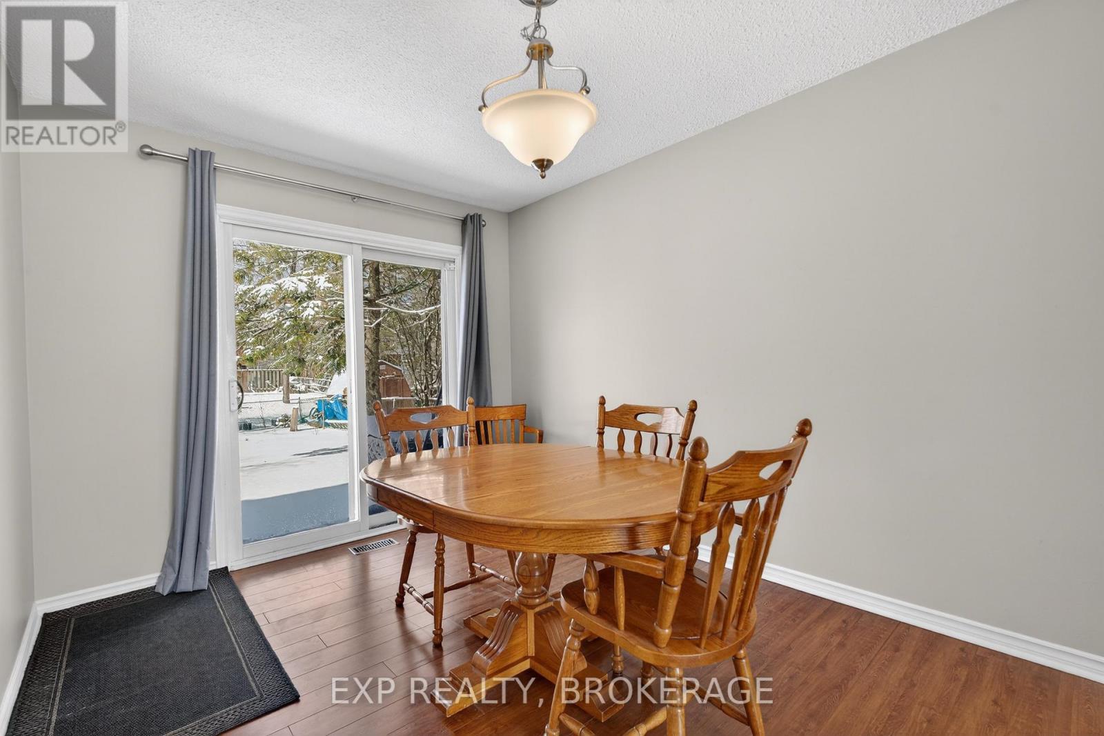 1015 Sprucewood Crescent, Kingston, Ontario  K7P 1N1 - Photo 9 - X12898256